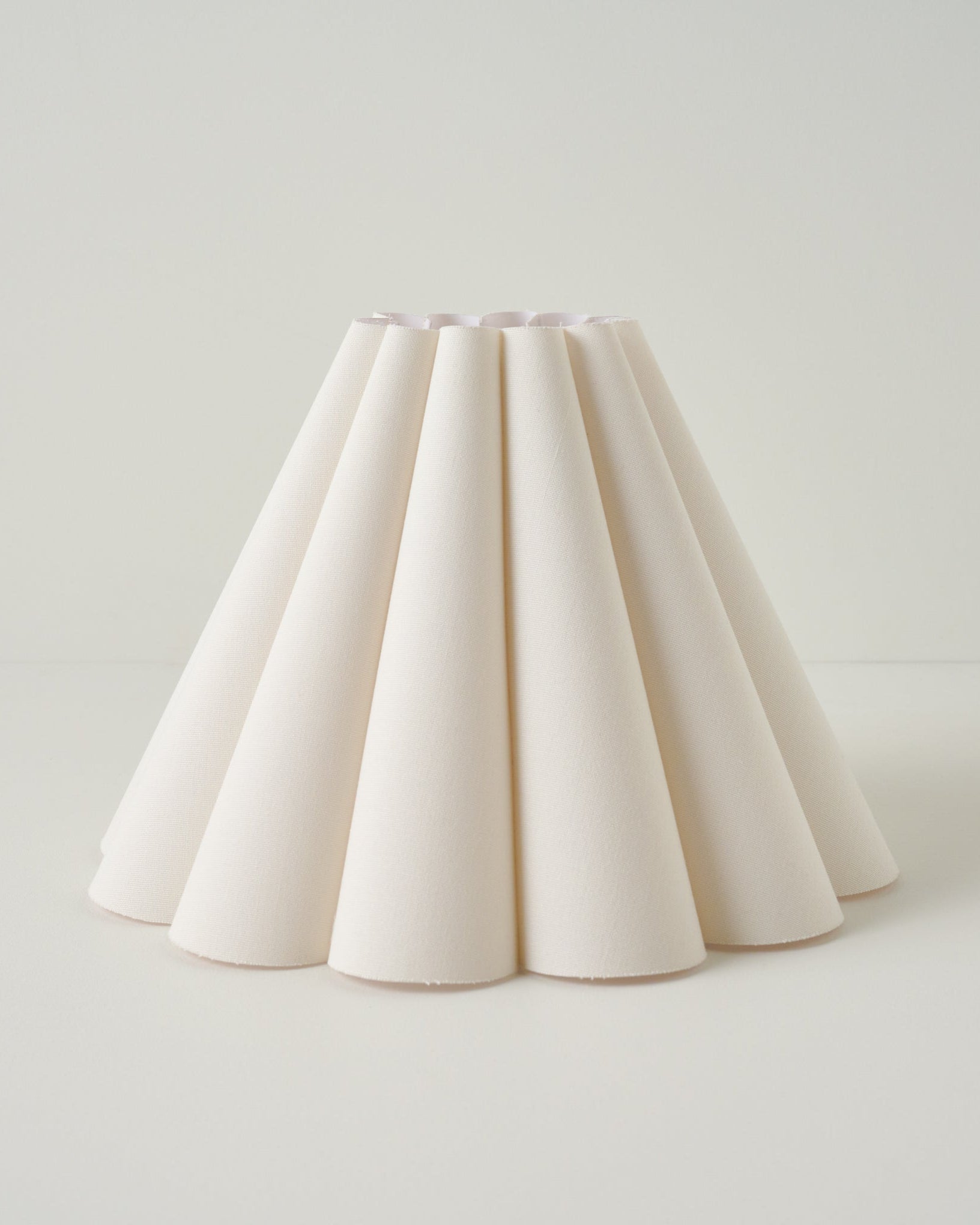 Linen Scallop Shade