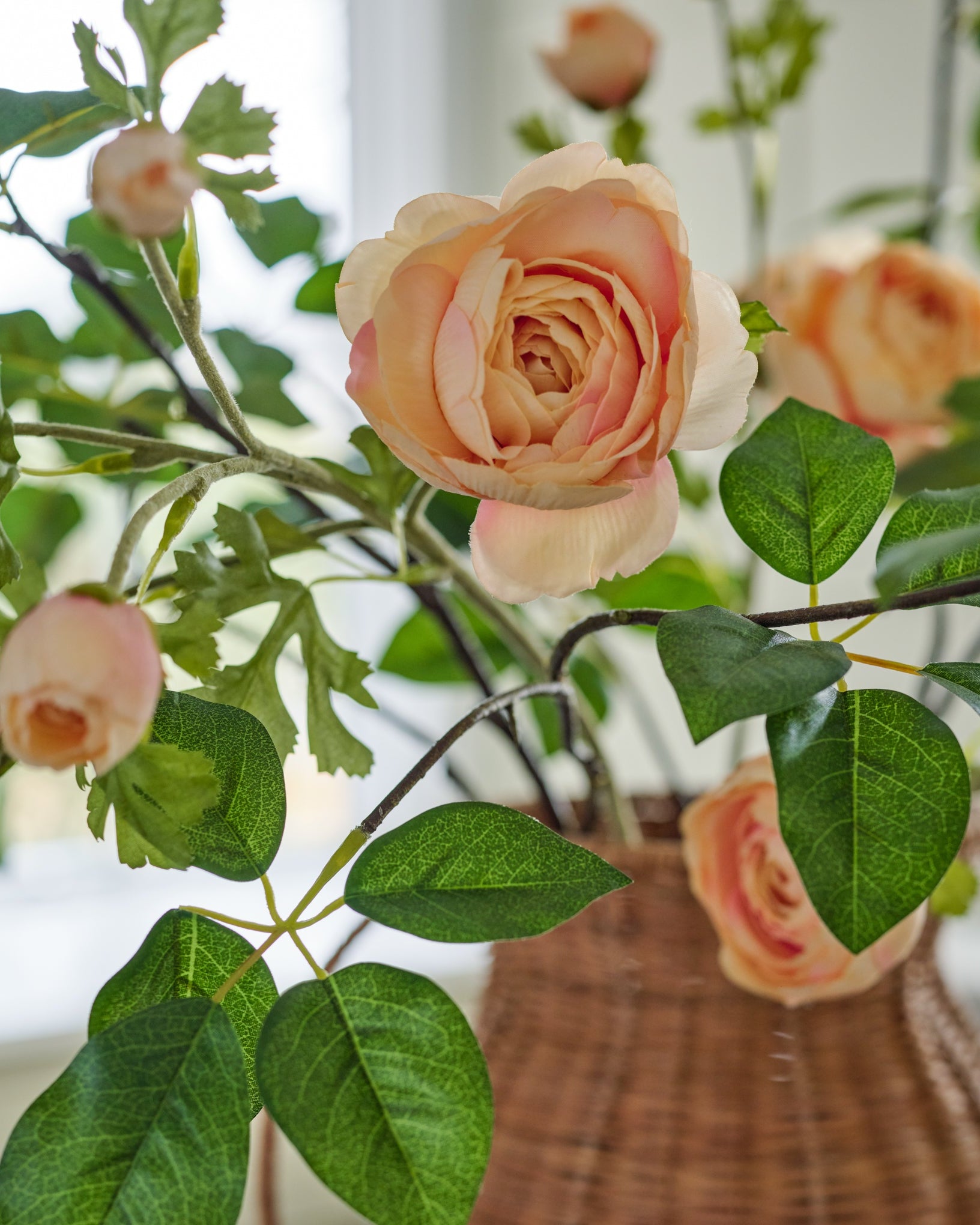 Real Touch Ranunculus Stem - Image 10