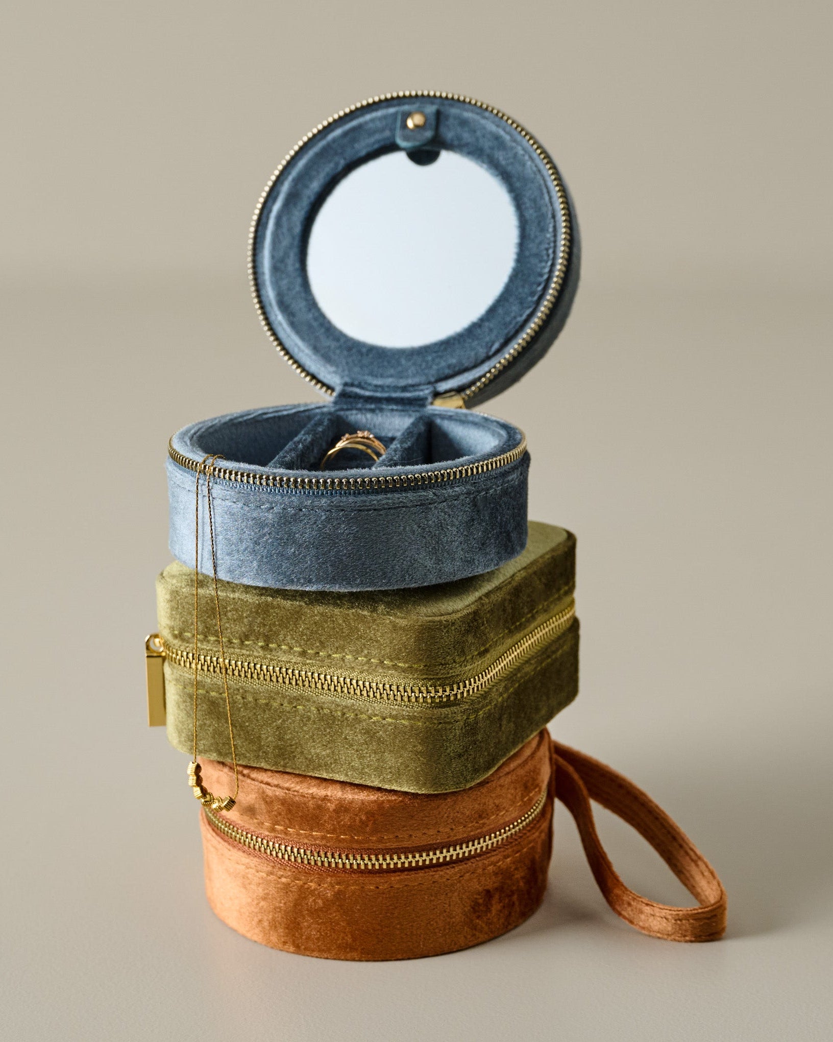 Velvet Olive Jewelry Travel Case - Image 3