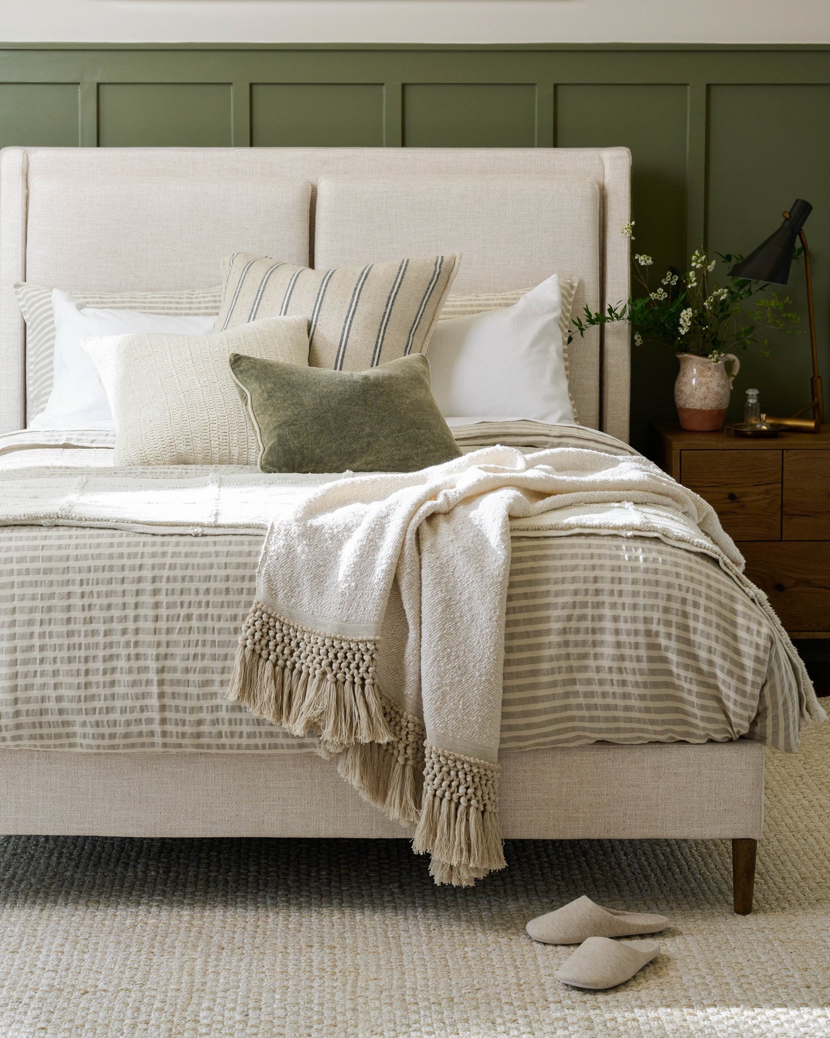 Antique White Essential Tassel Throw - Image 7