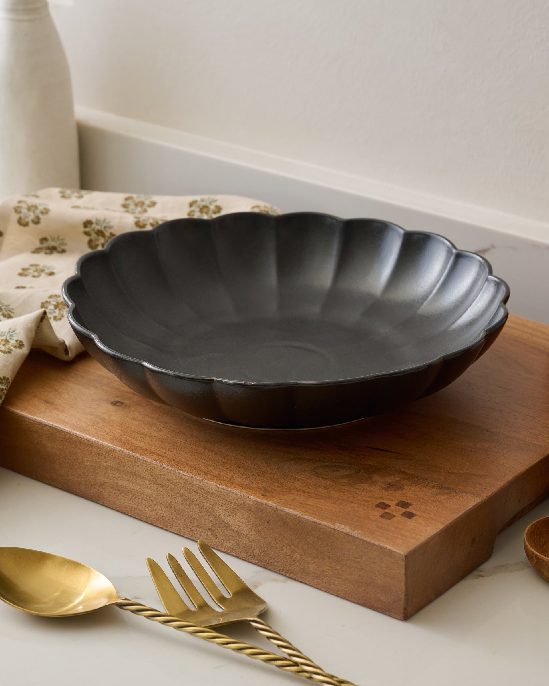 Oversized Black Scalloped Serving Bowl - Image 2