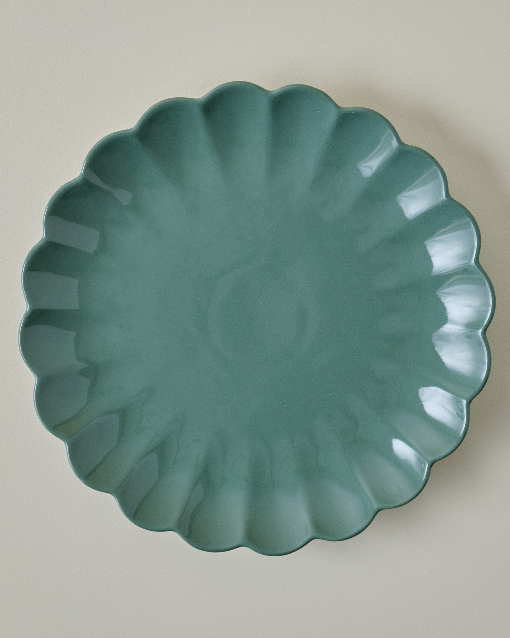 Seagrass Scalloped 4-Piece Place Setting - Image 5