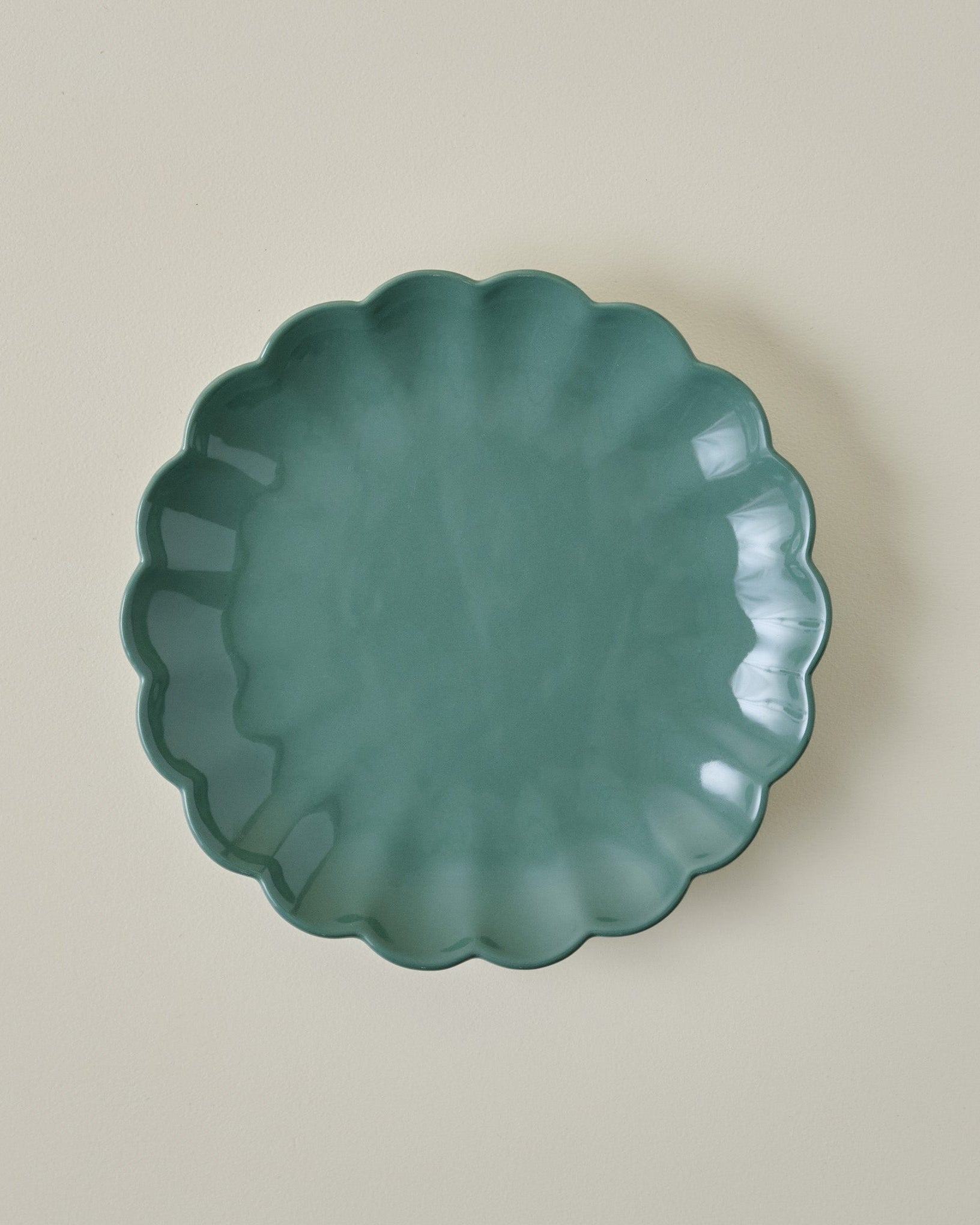 Seagrass Scalloped 4-Piece Place Setting - Image 4