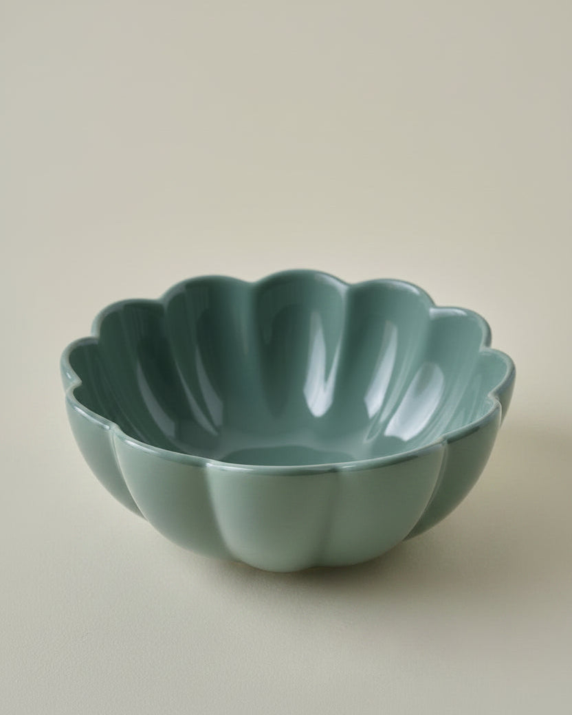 Seagrass Scalloped 4-Piece Place Setting - Image 3