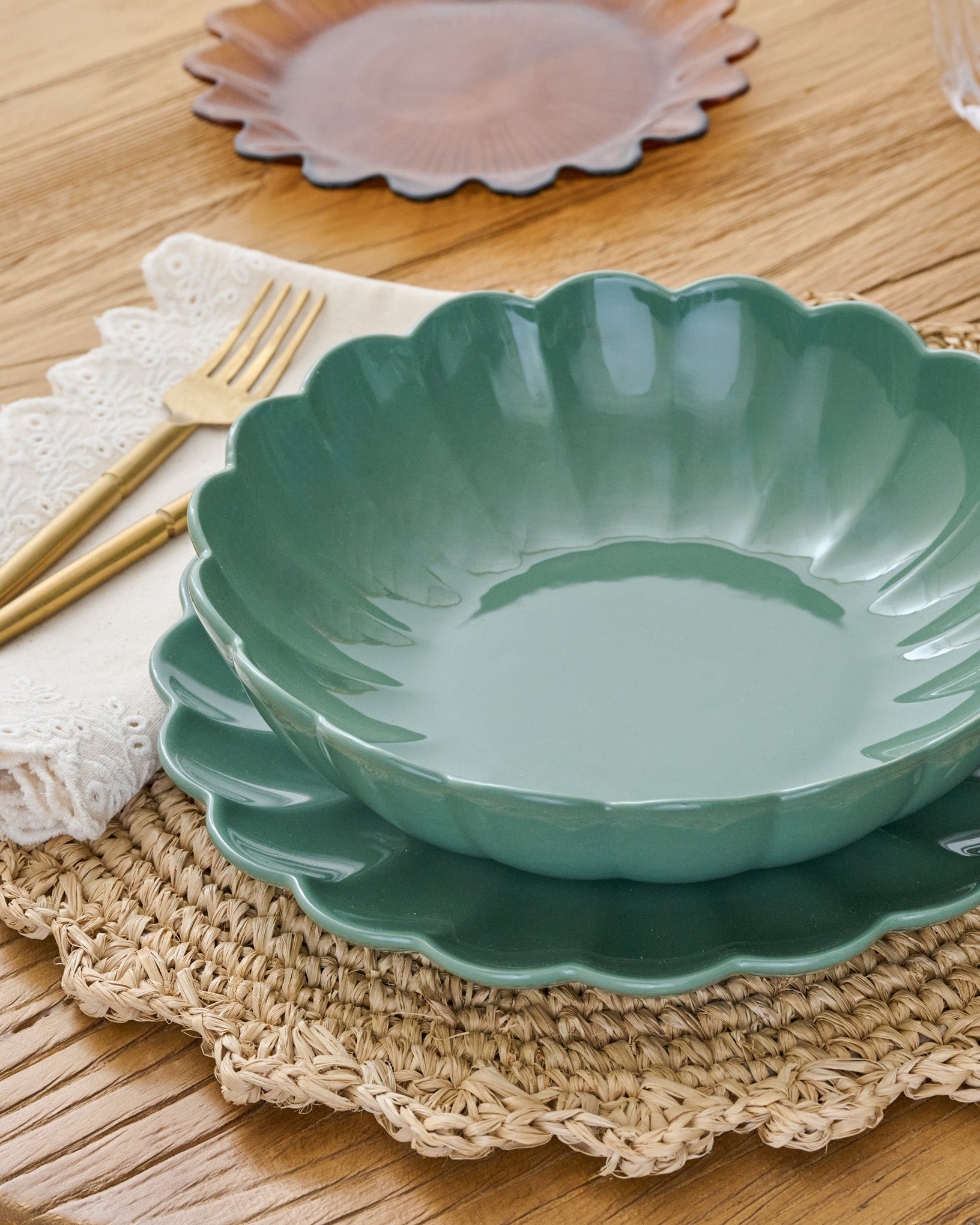 Seagrass Scalloped Serving Bowl - Image 2