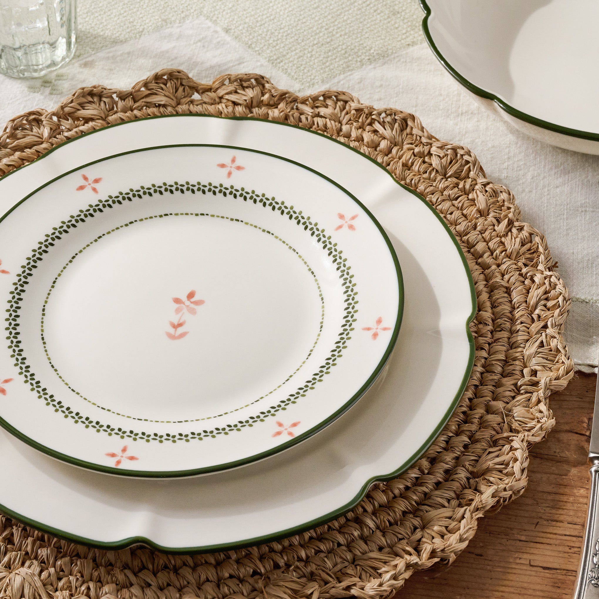 Green Luna Scalloped 3-Piece Place Setting - Image 2