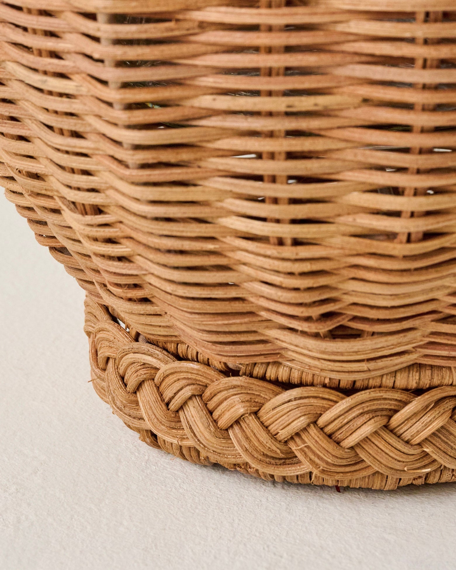 Round Rattan Vase - Image 3