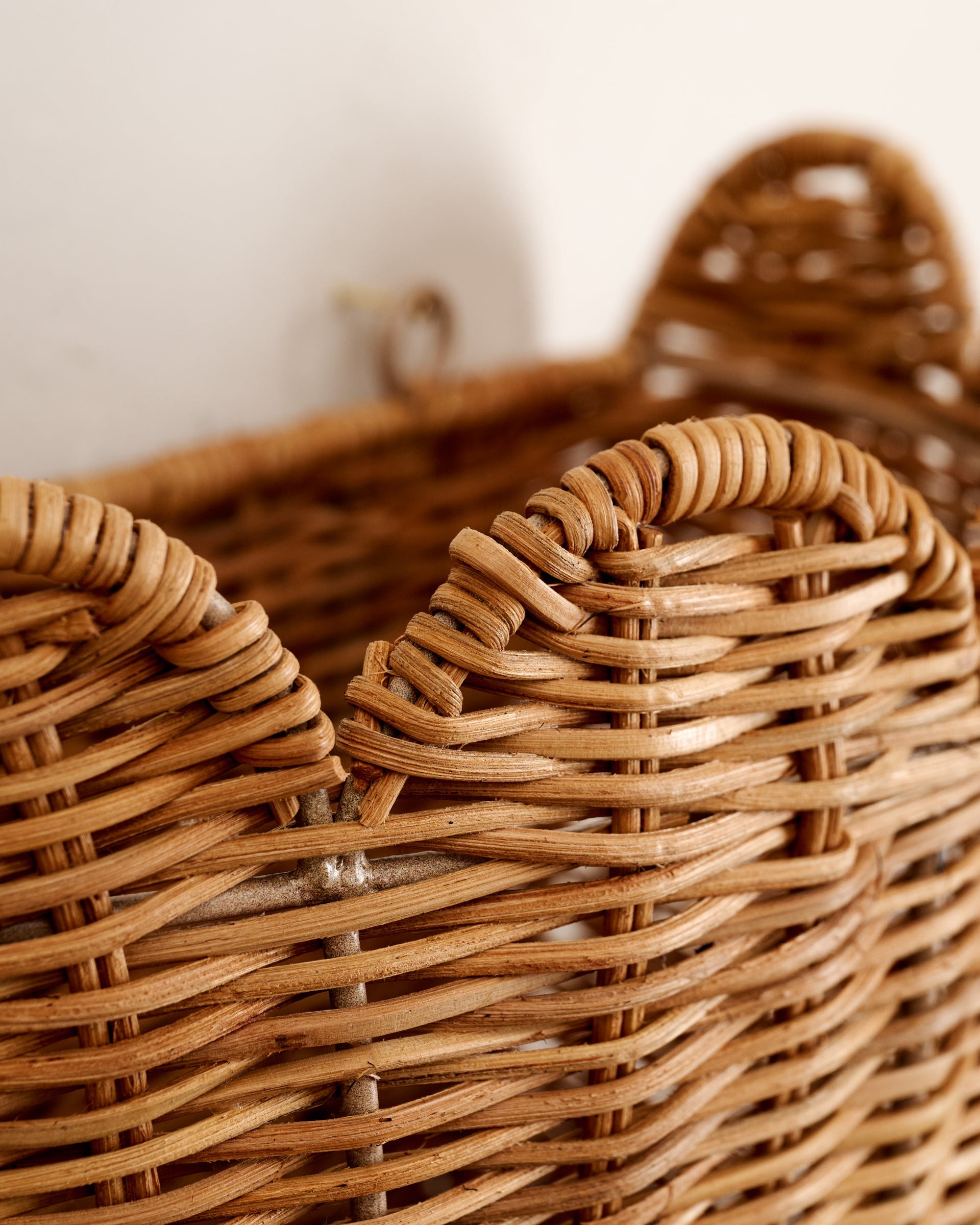 Solene Scalloped Woven Wall Basket - Image 2
