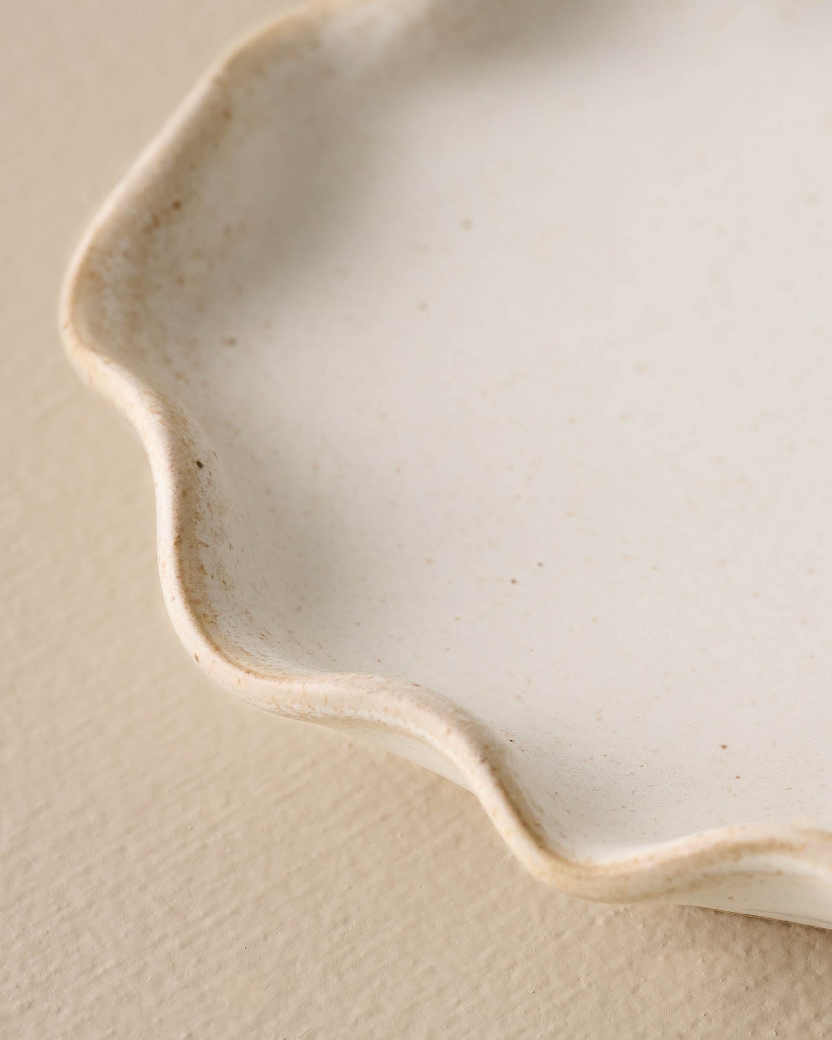 Ceramic Ruffled Tray - Image 6
