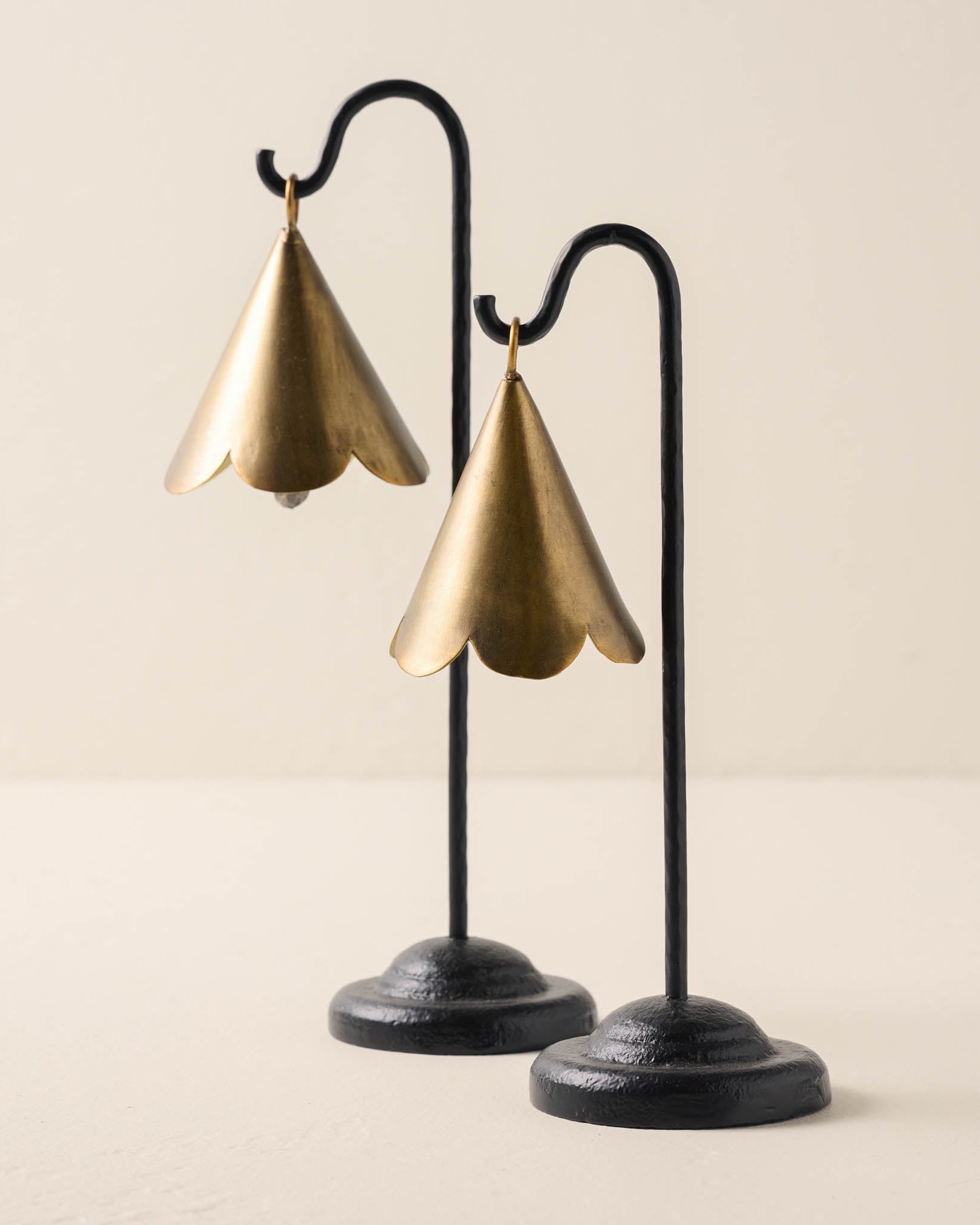 Mariel Standing Scalloped Bell - Image 2