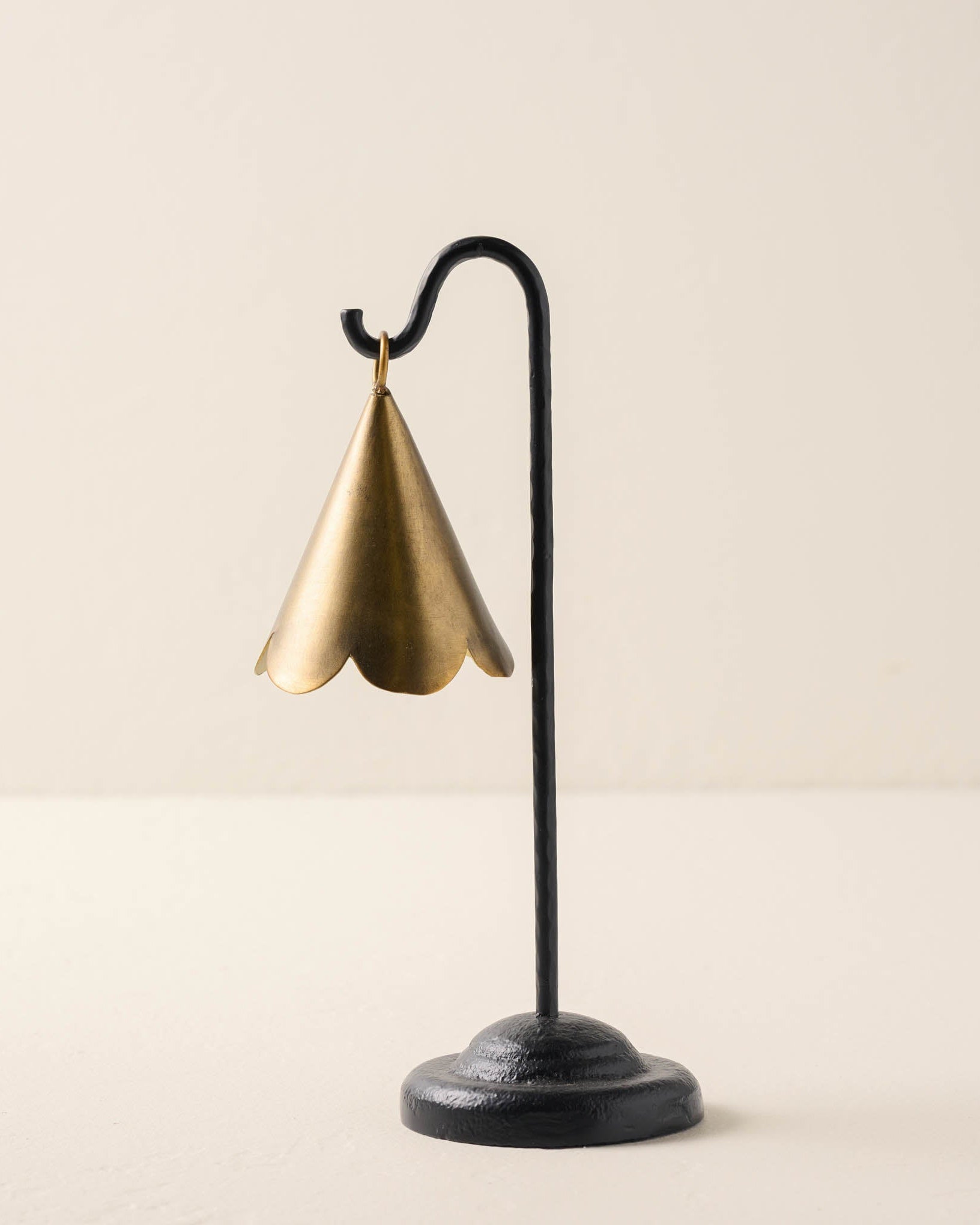 Mariel Standing Scalloped Bell - Image 4