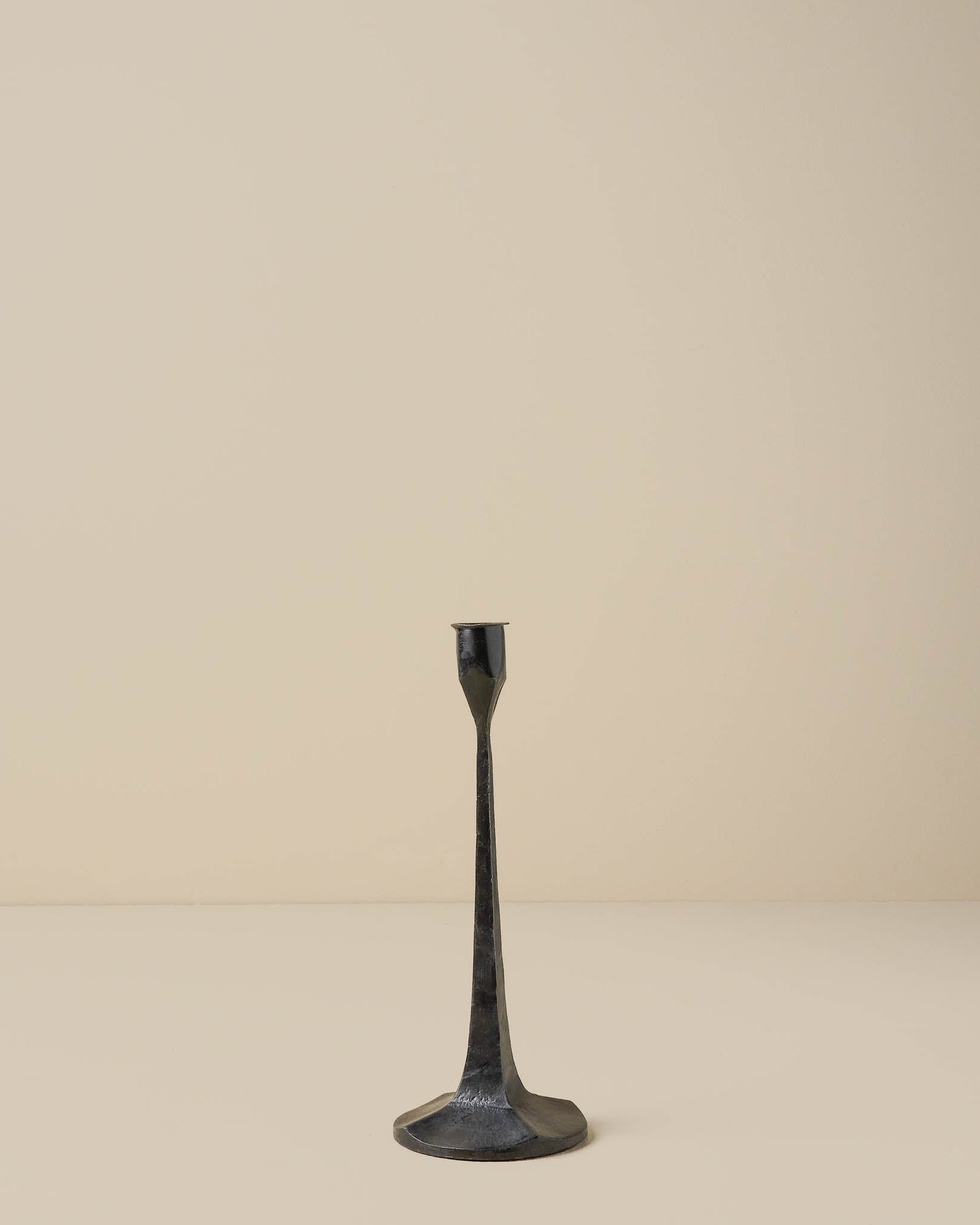 Black Gatecrest - Image 4