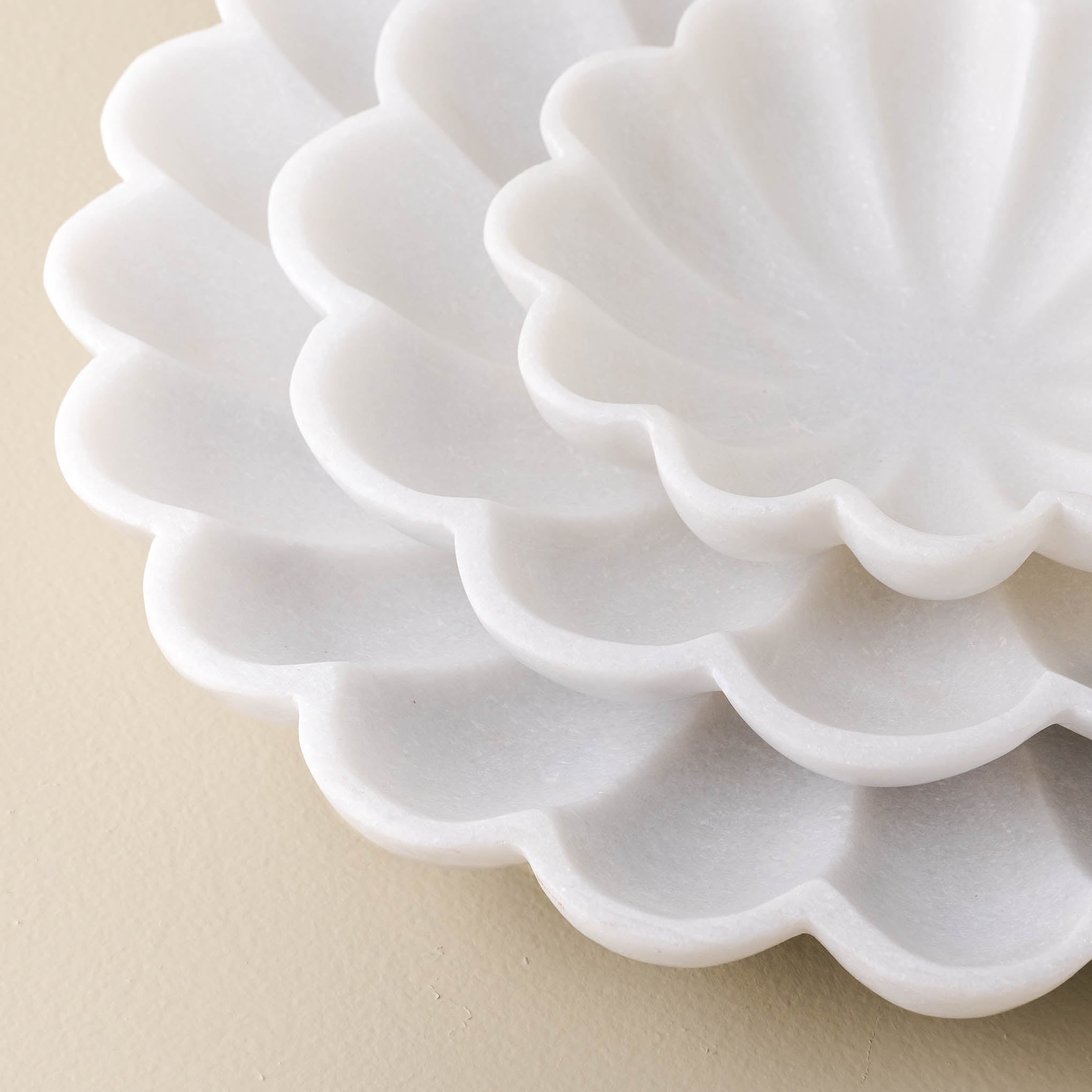 Scalloped Marble Accent Bowl - Image 3