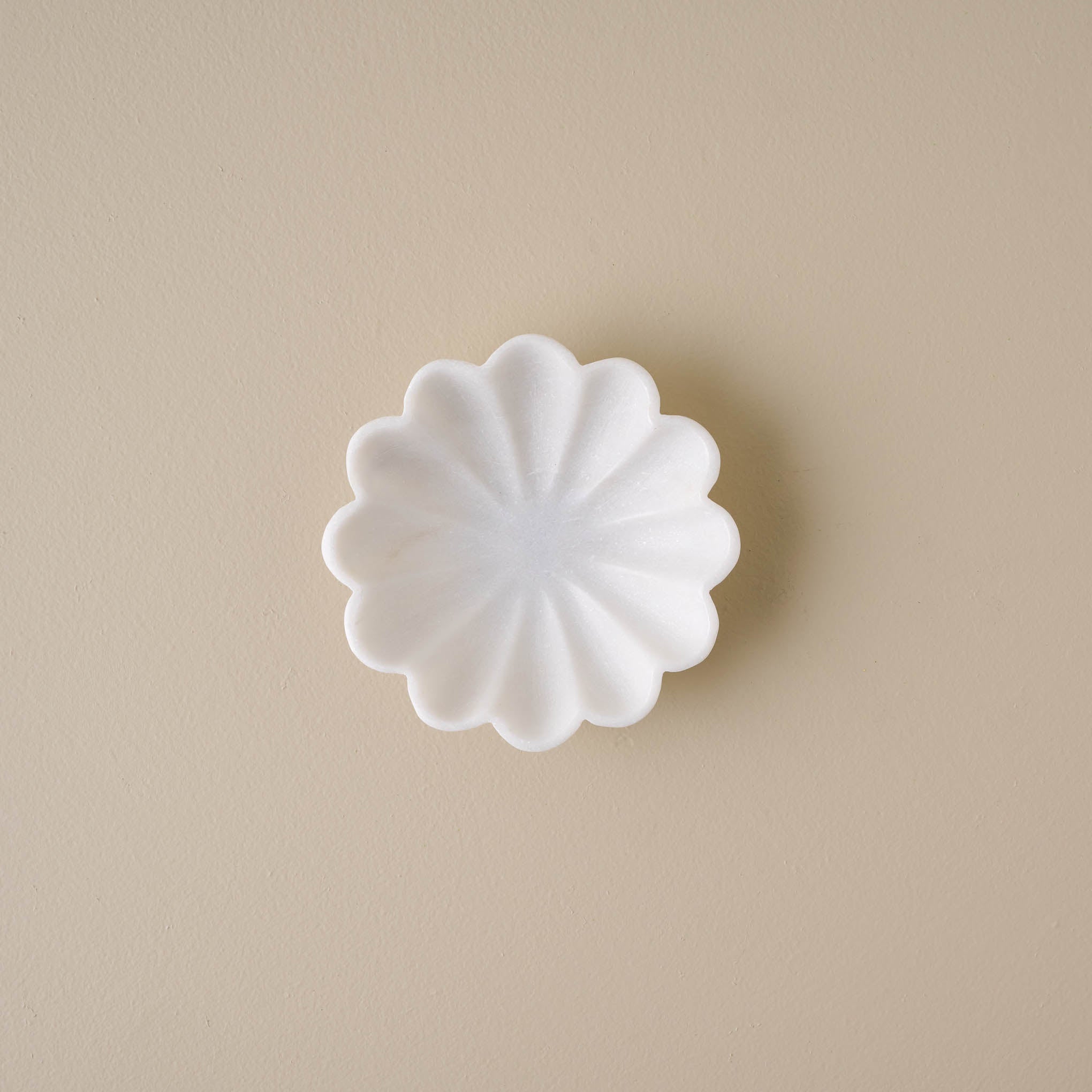 Scalloped Marble Accent Bowl - Image 4