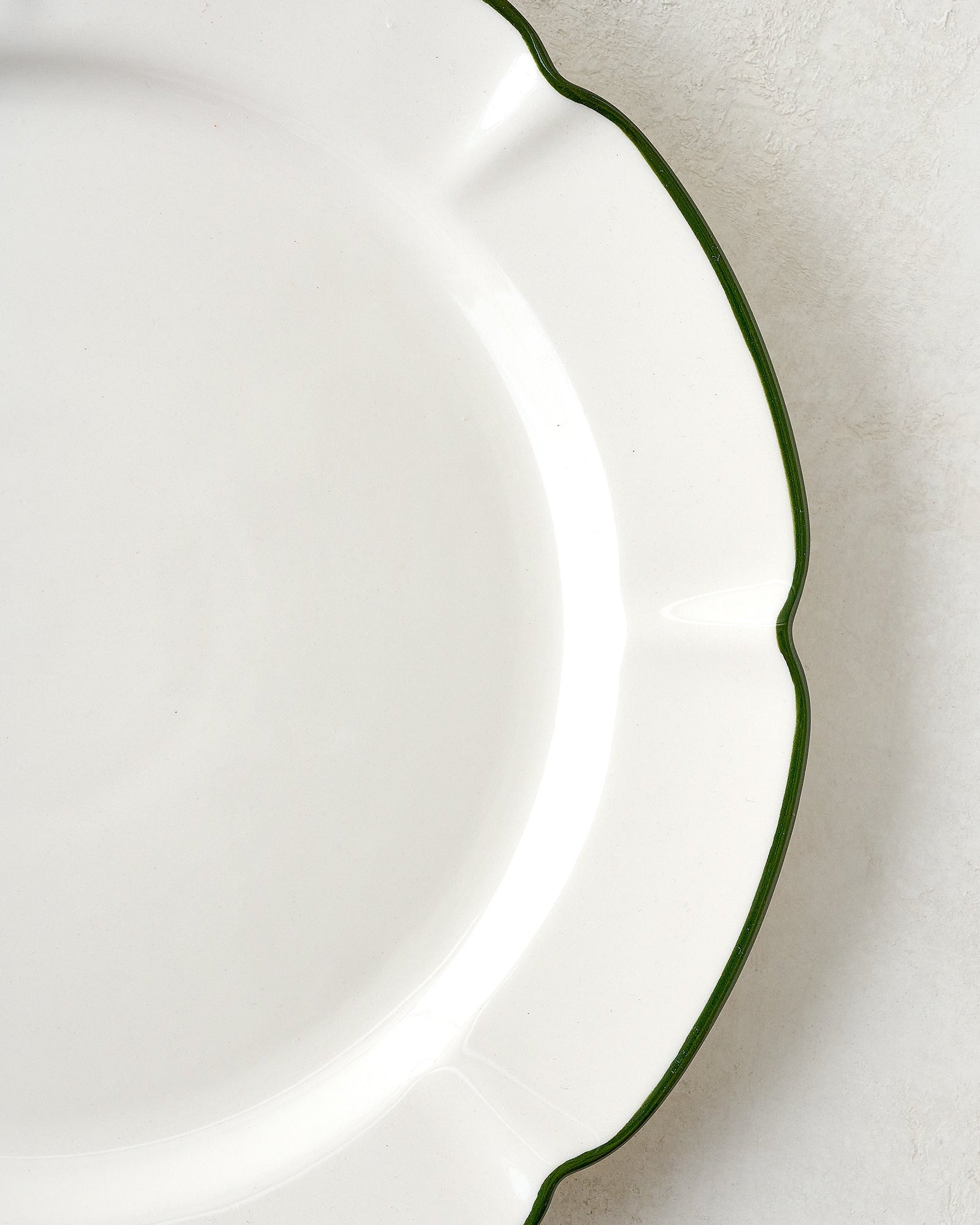 Green Luna Scalloped Plate - Image 2