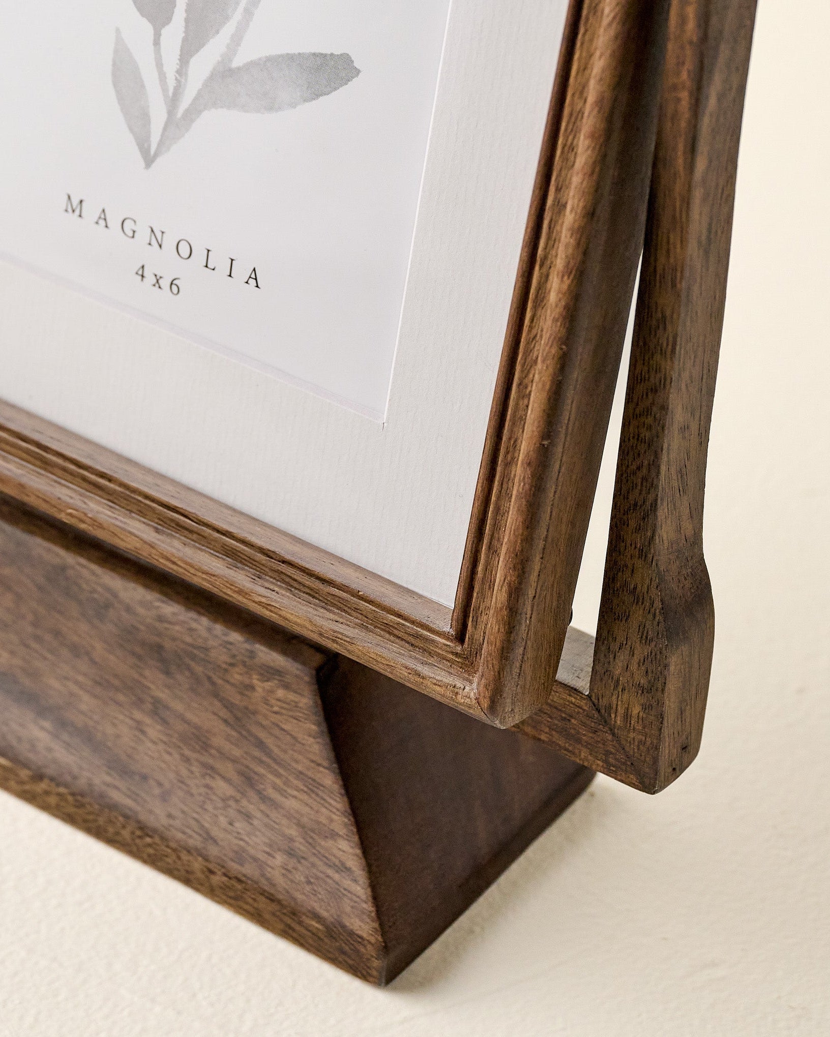Antique Inspired Swivel Photo Frames - Image 4