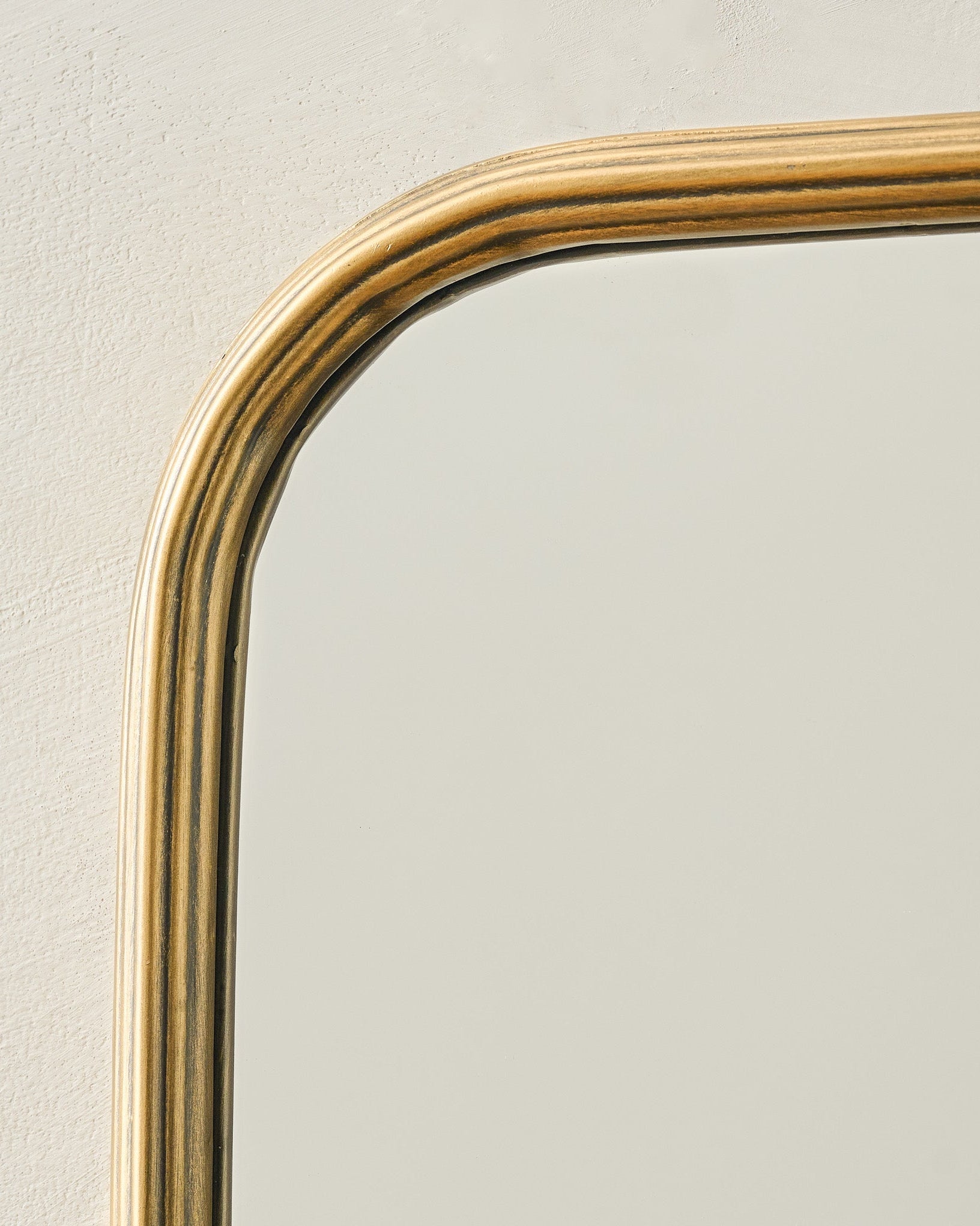 Collin Ribbed Brass Mantel Mirror - Image 3