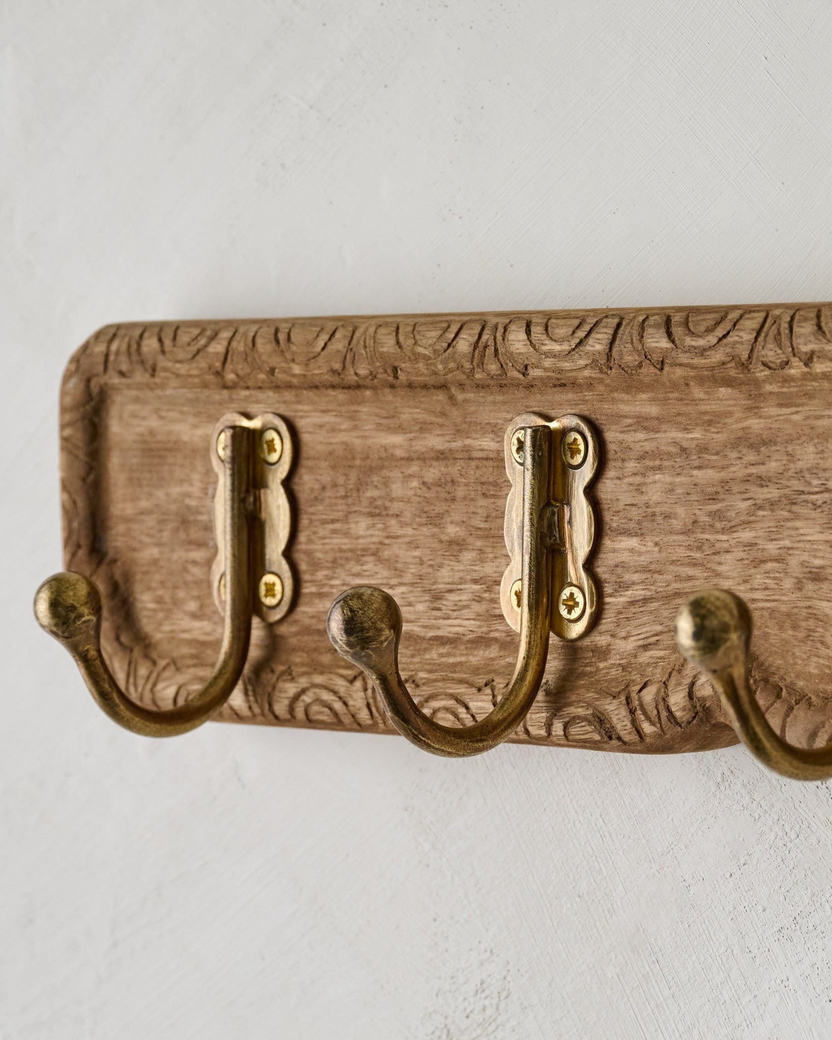 Caroline Carved Wood and Brass Hook Rack - Image 3