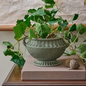 Jo's Vintage Inspired Pedestal Vase