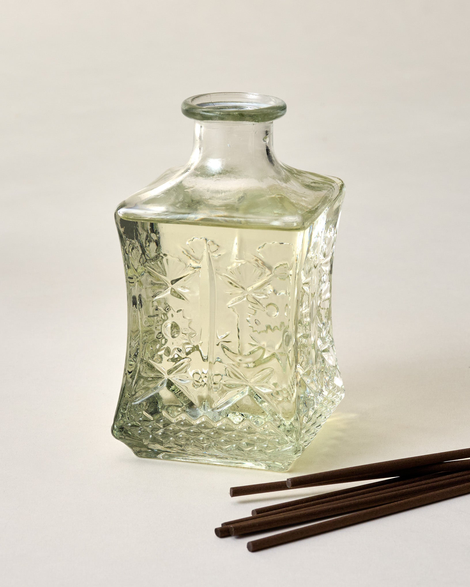Decanter Diffuser - Black Currant - Image 2