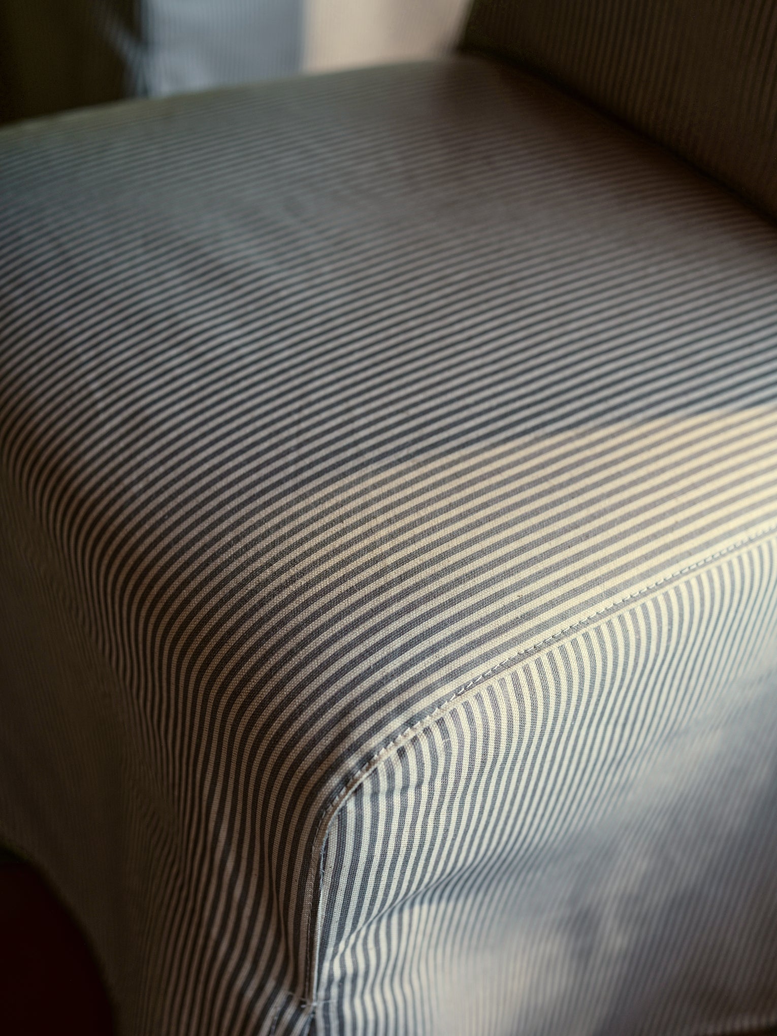 Iris Dining Chair - Image 4