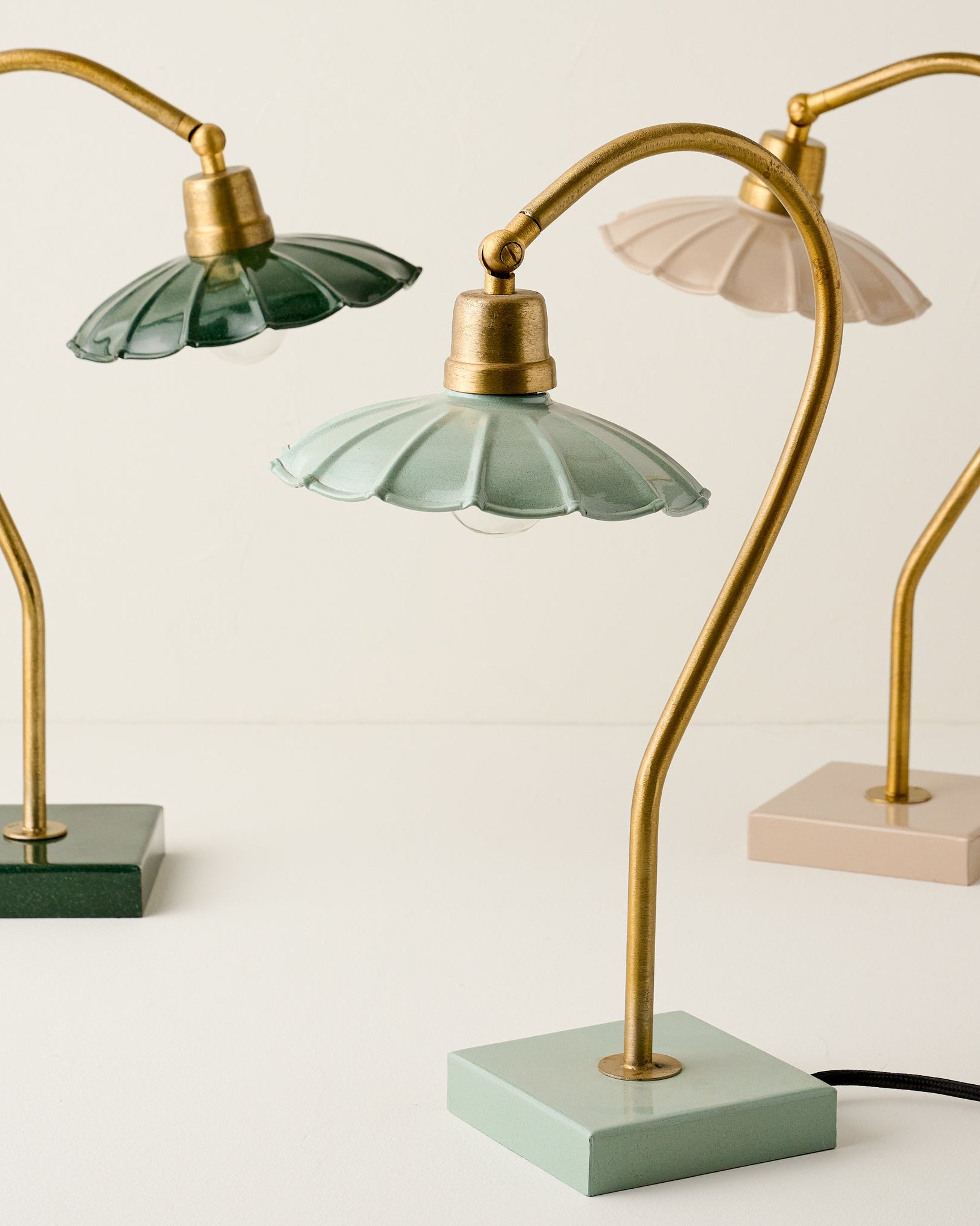 Lulu Enamel Petal Lamp - Image 7
