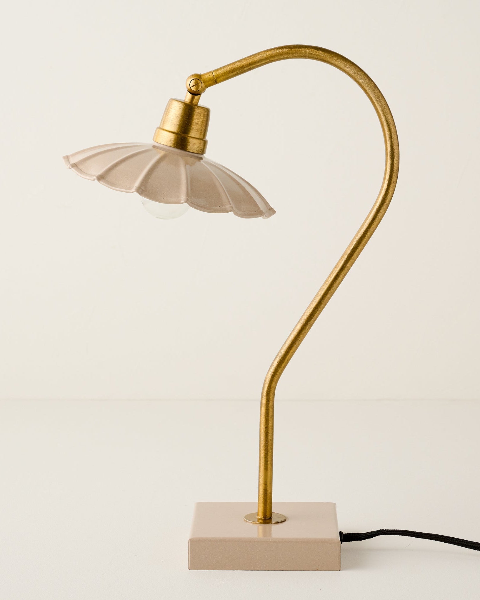 Lulu Enamel Petal Lamp - Image 4