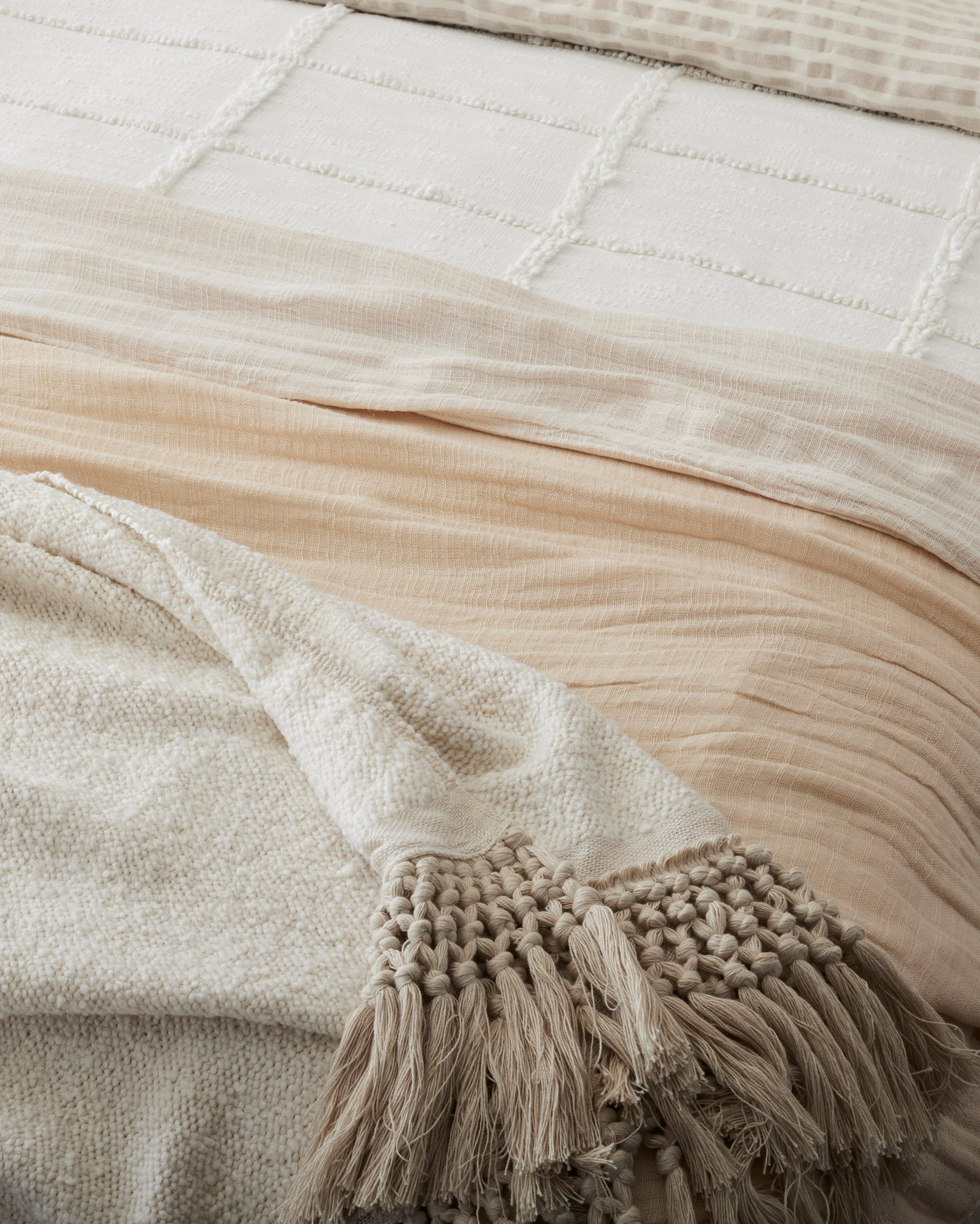 Antique White Essential Tassel Throw - Image 8