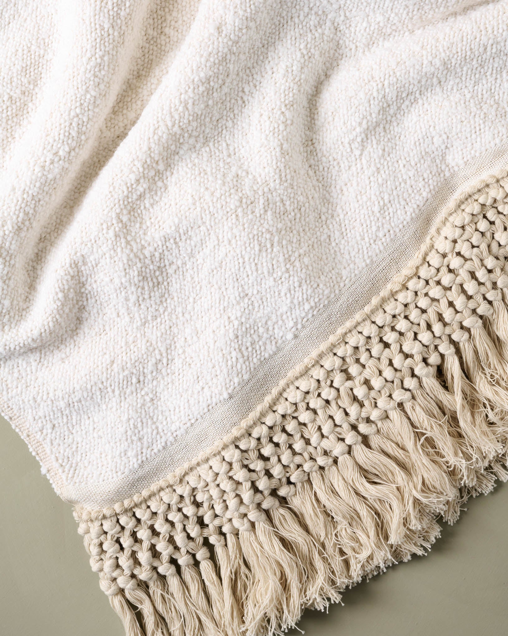 Antique White Essential Tassel Throw - Image 5