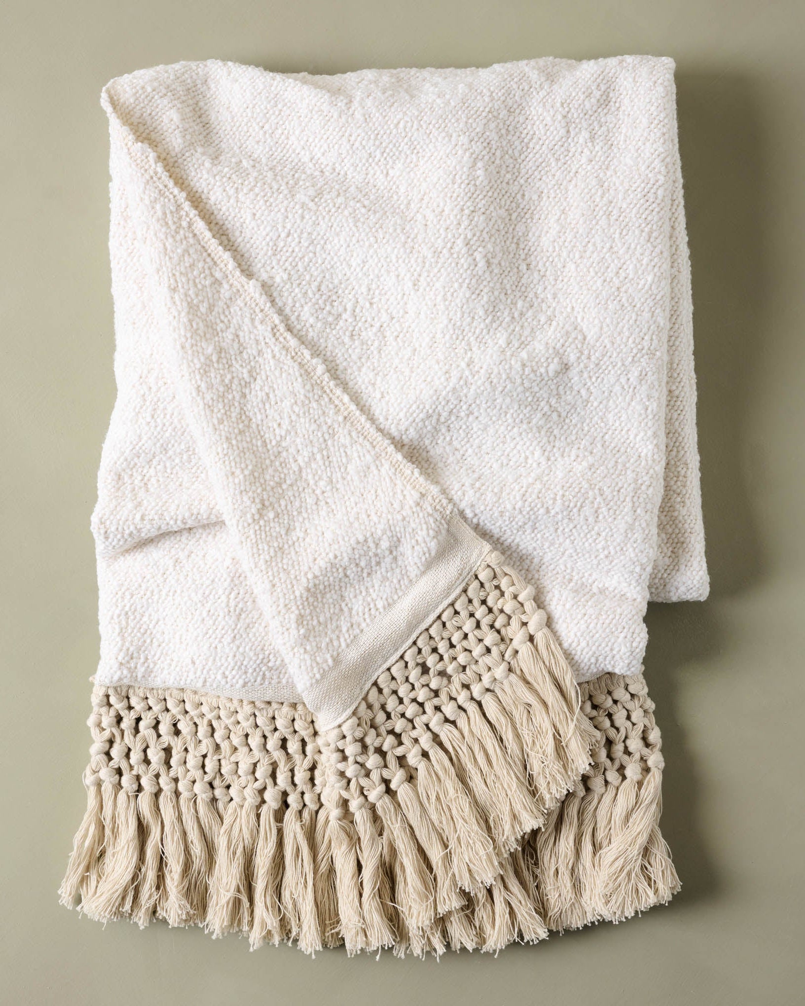 Antique White Essential Tassel Throw - Image 2