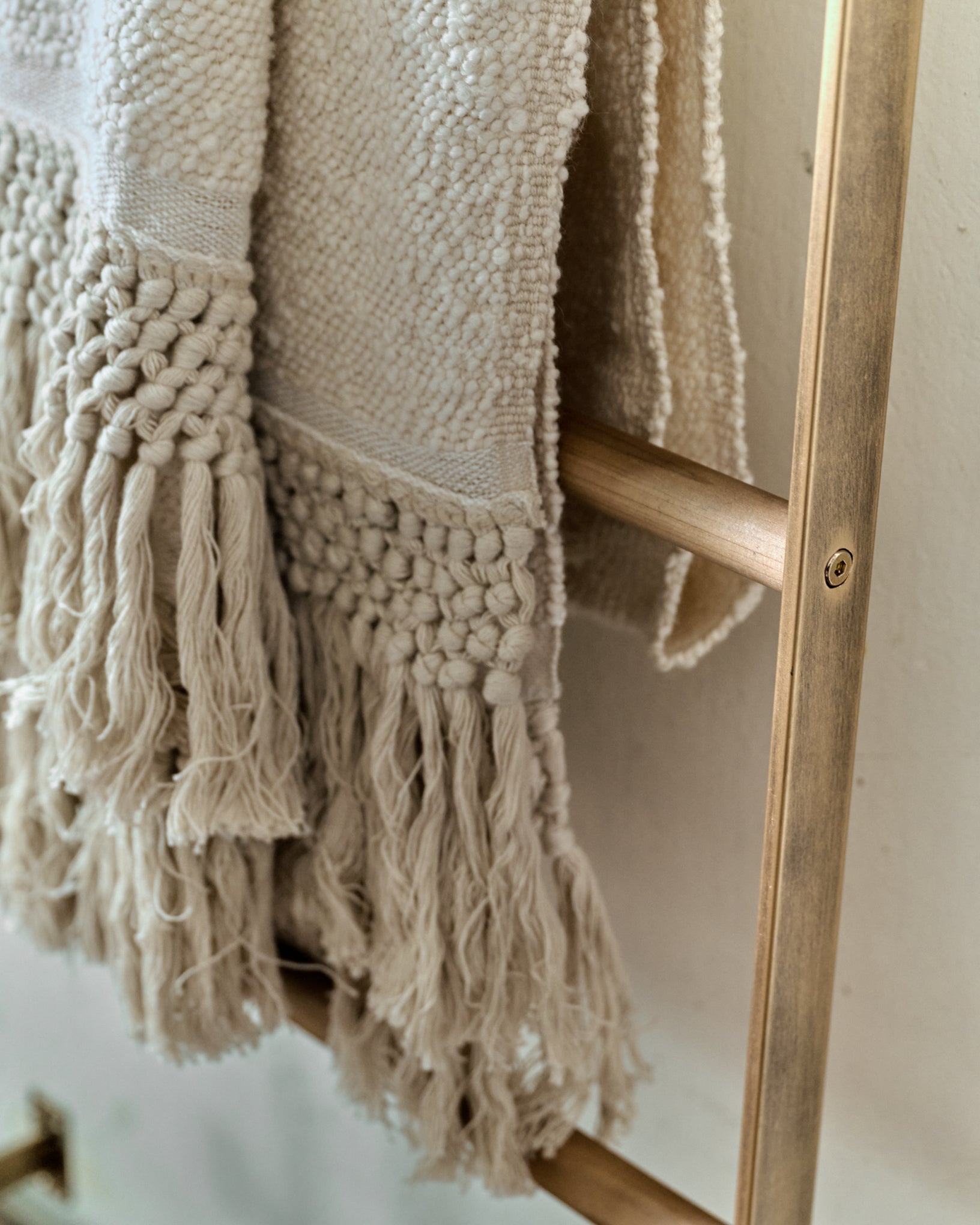Antique White Essential Tassel Throw - Image 6