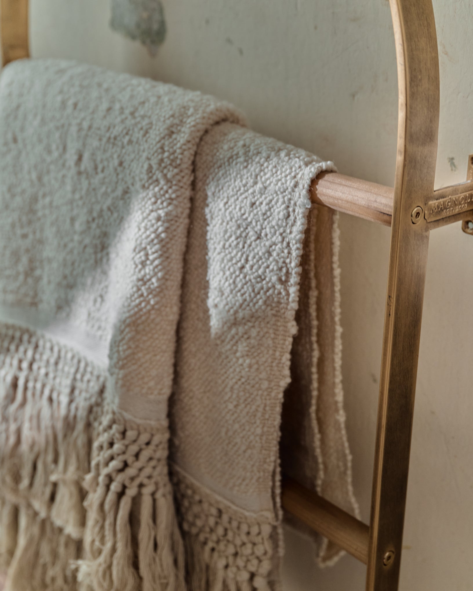 Antique White Essential Tassel Throw - Image 3