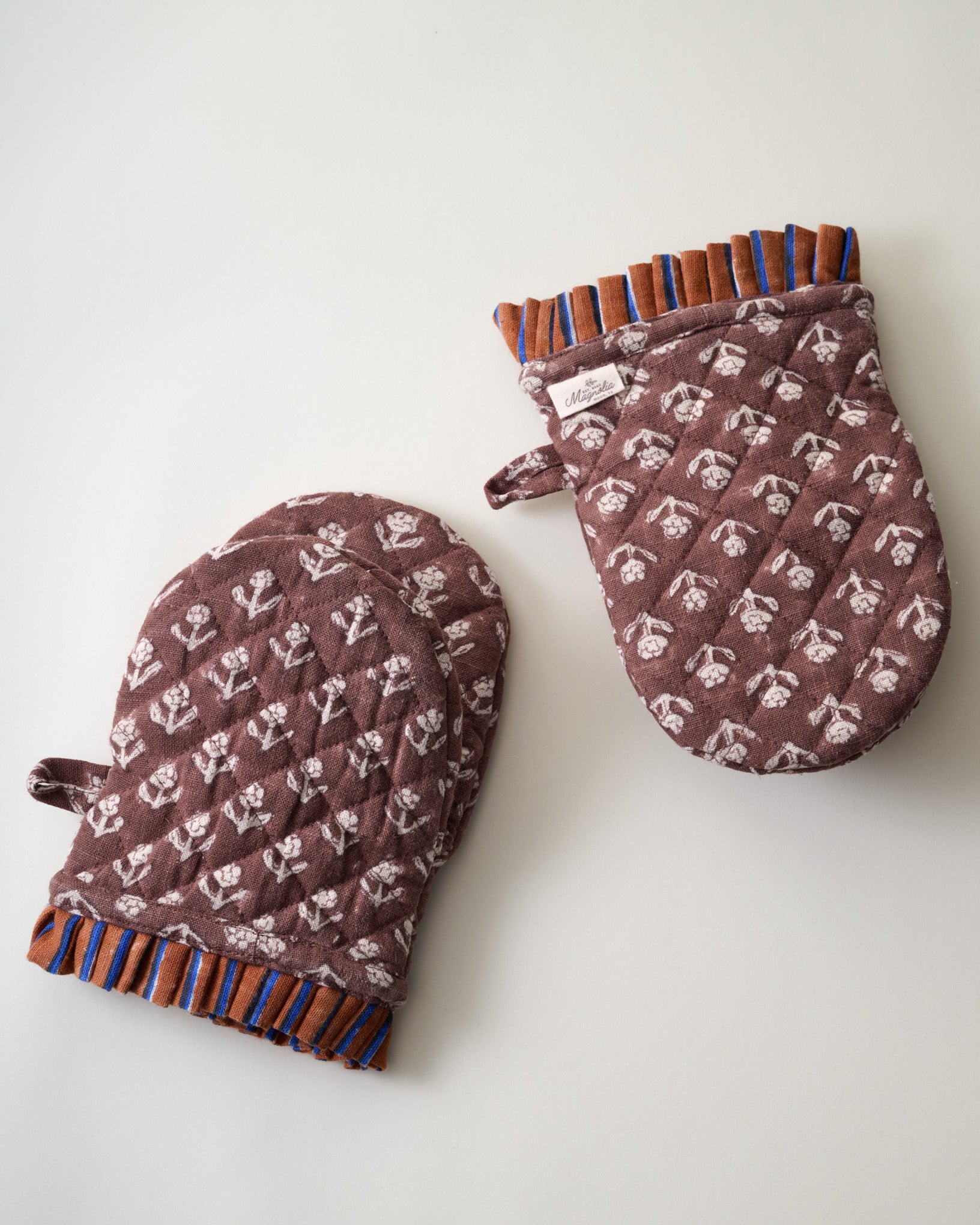Chocolate Cosmos Block Printed Oven Mitt Set of 2 - Image 2