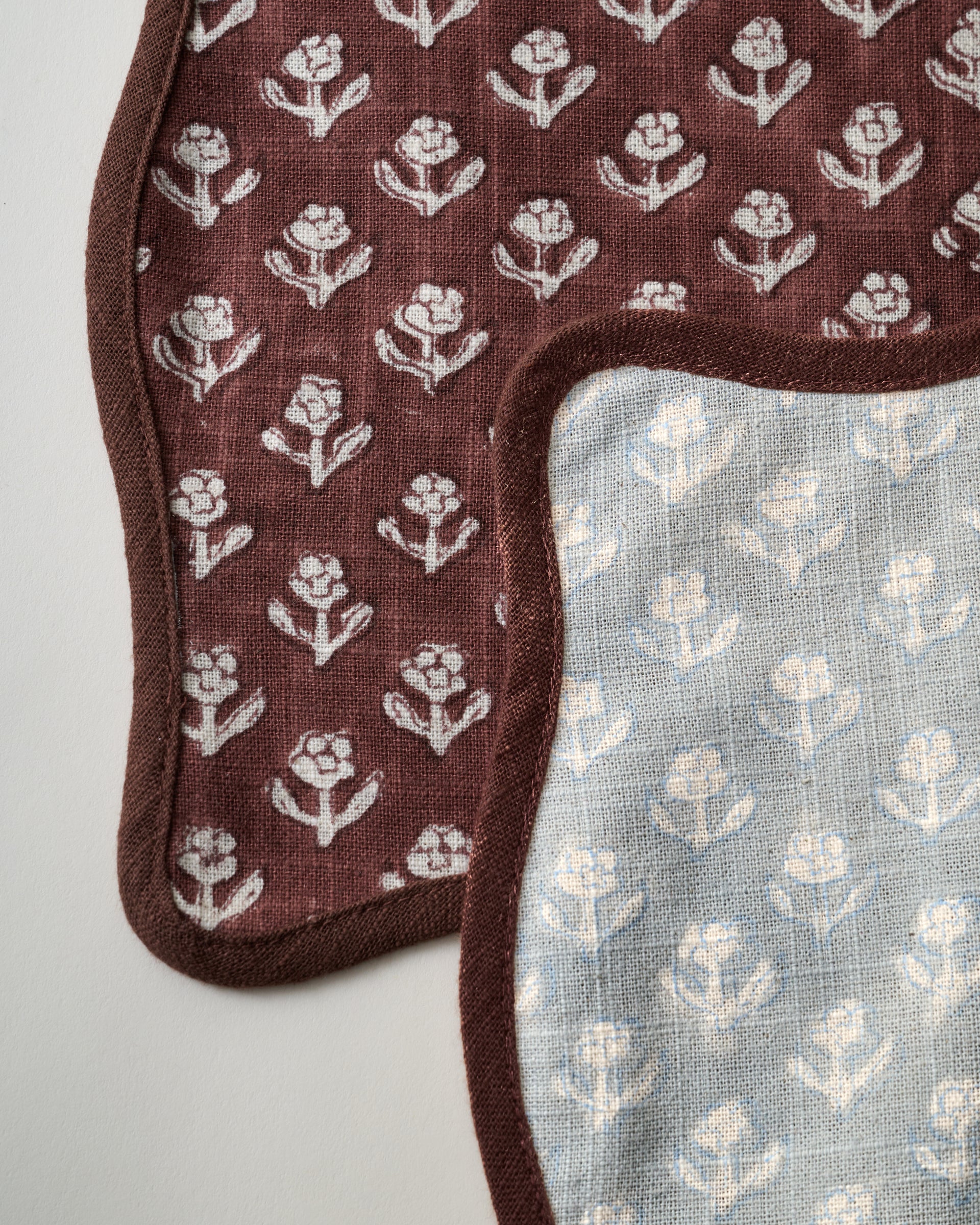 Cosmos Block Printed Reversible Placemat Set of 4 - Image 4