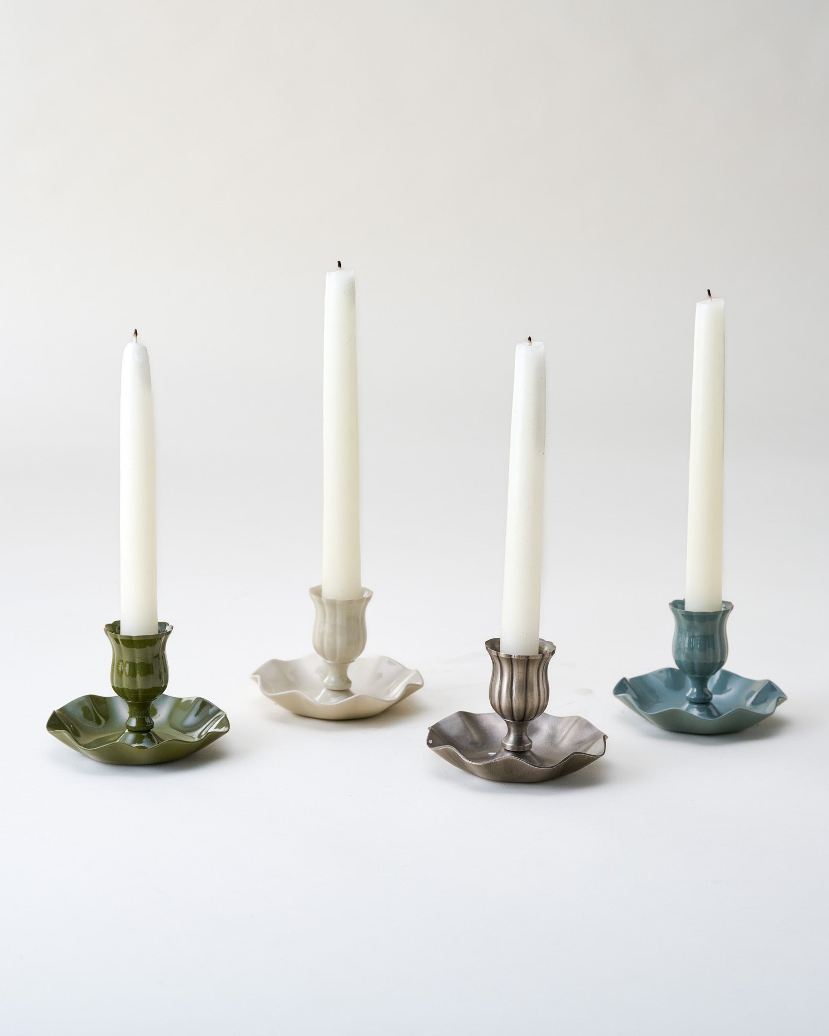 Ruffle Taper Holder