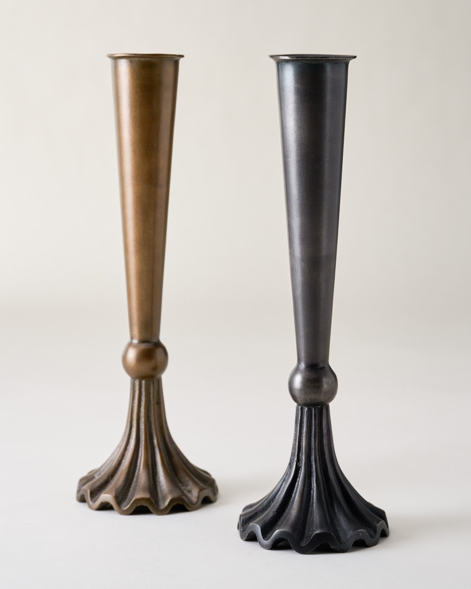 Hayes Scalloped Base Vase - Image 2