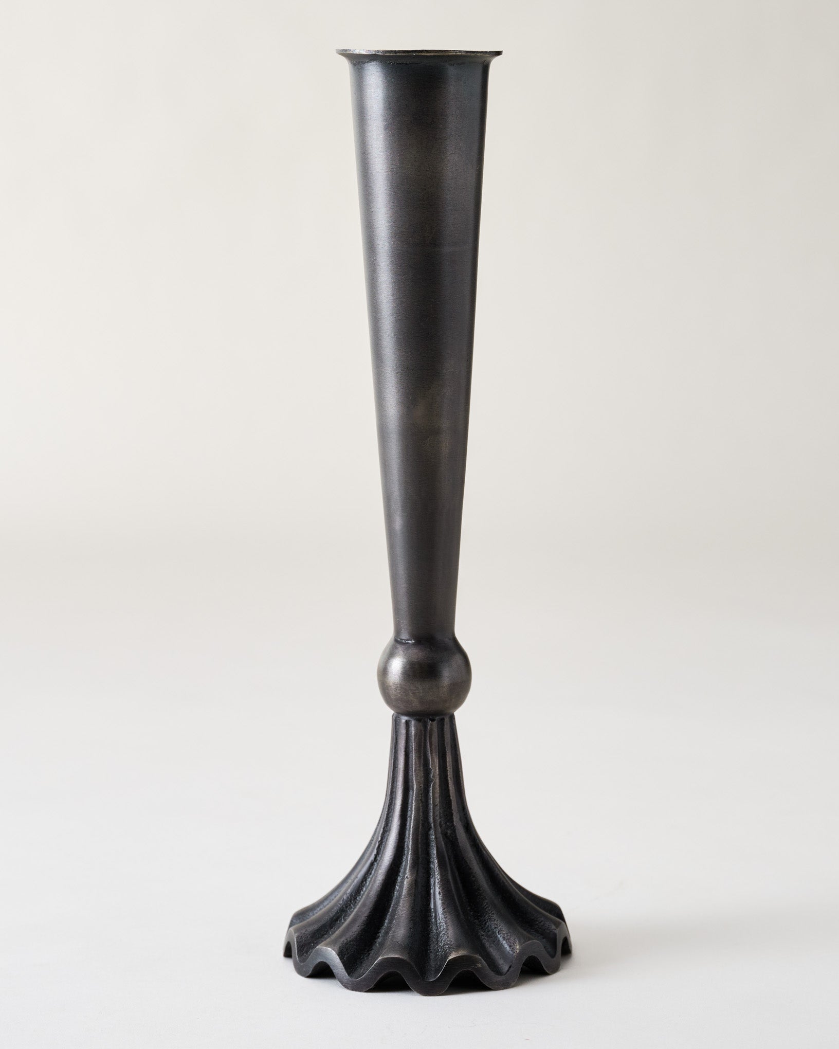 Hayes Scalloped Base Vase - Image 5