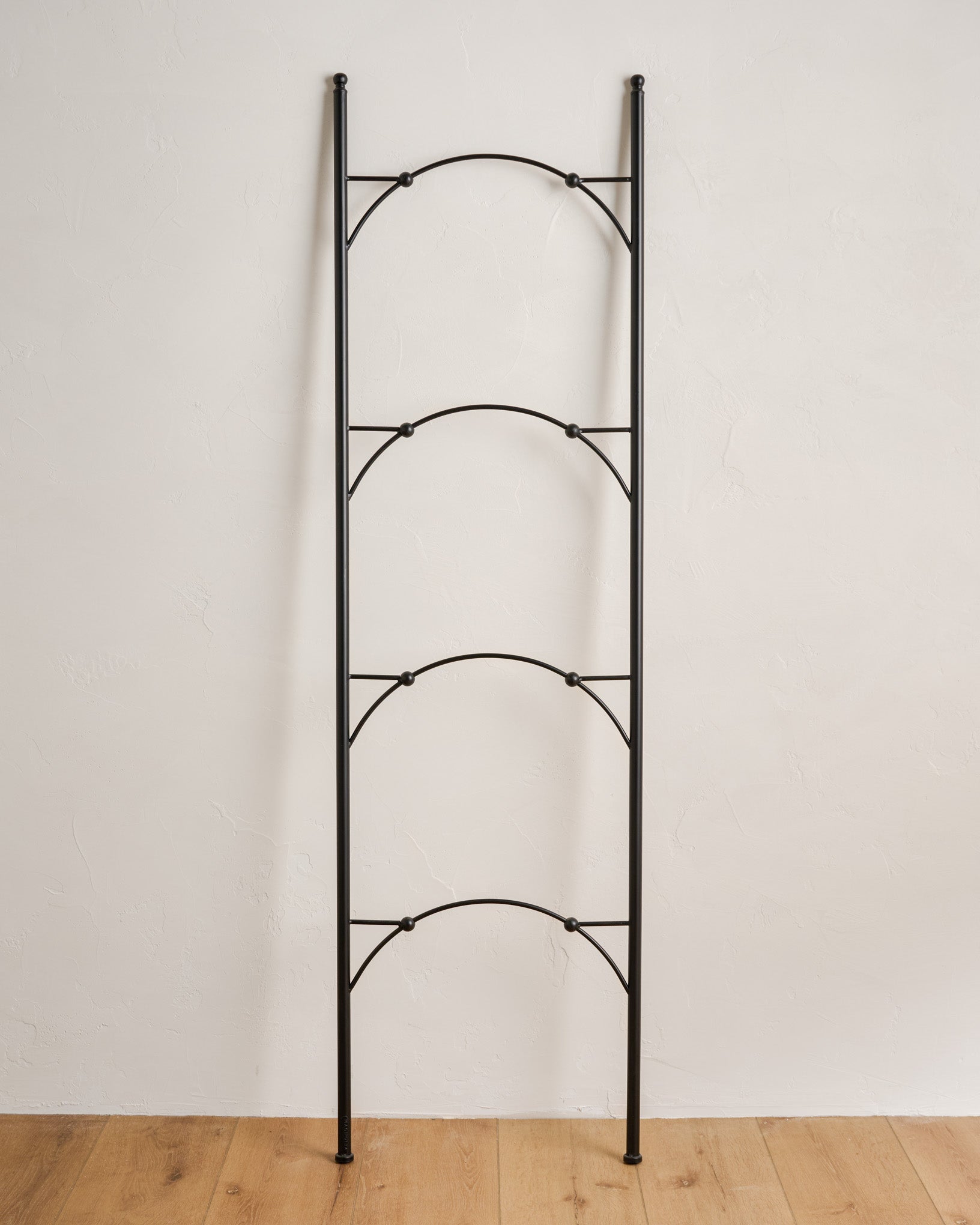 Gracie Metal Arched Ladder - Image 3