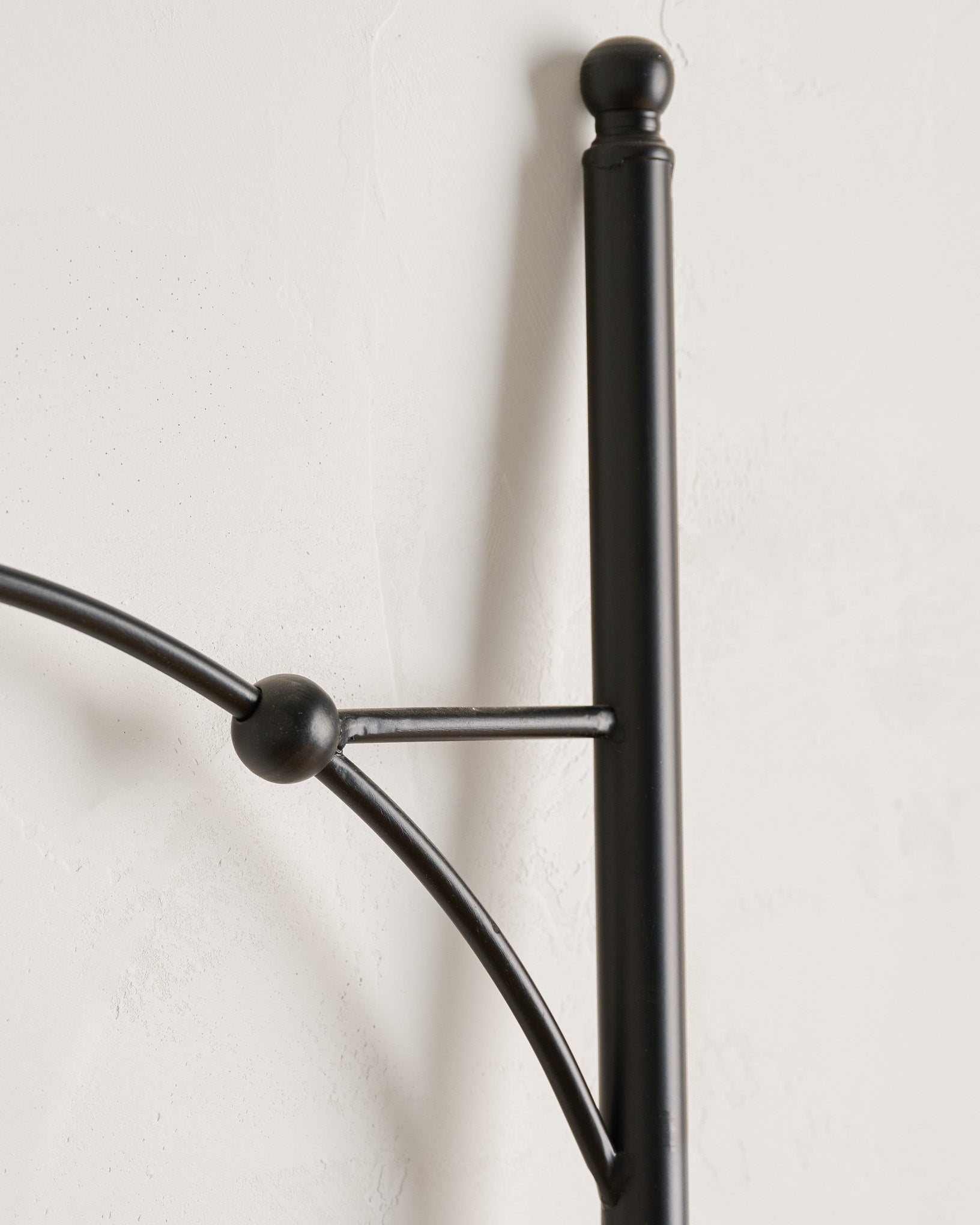 Gracie Metal Arched Ladder - Image 4