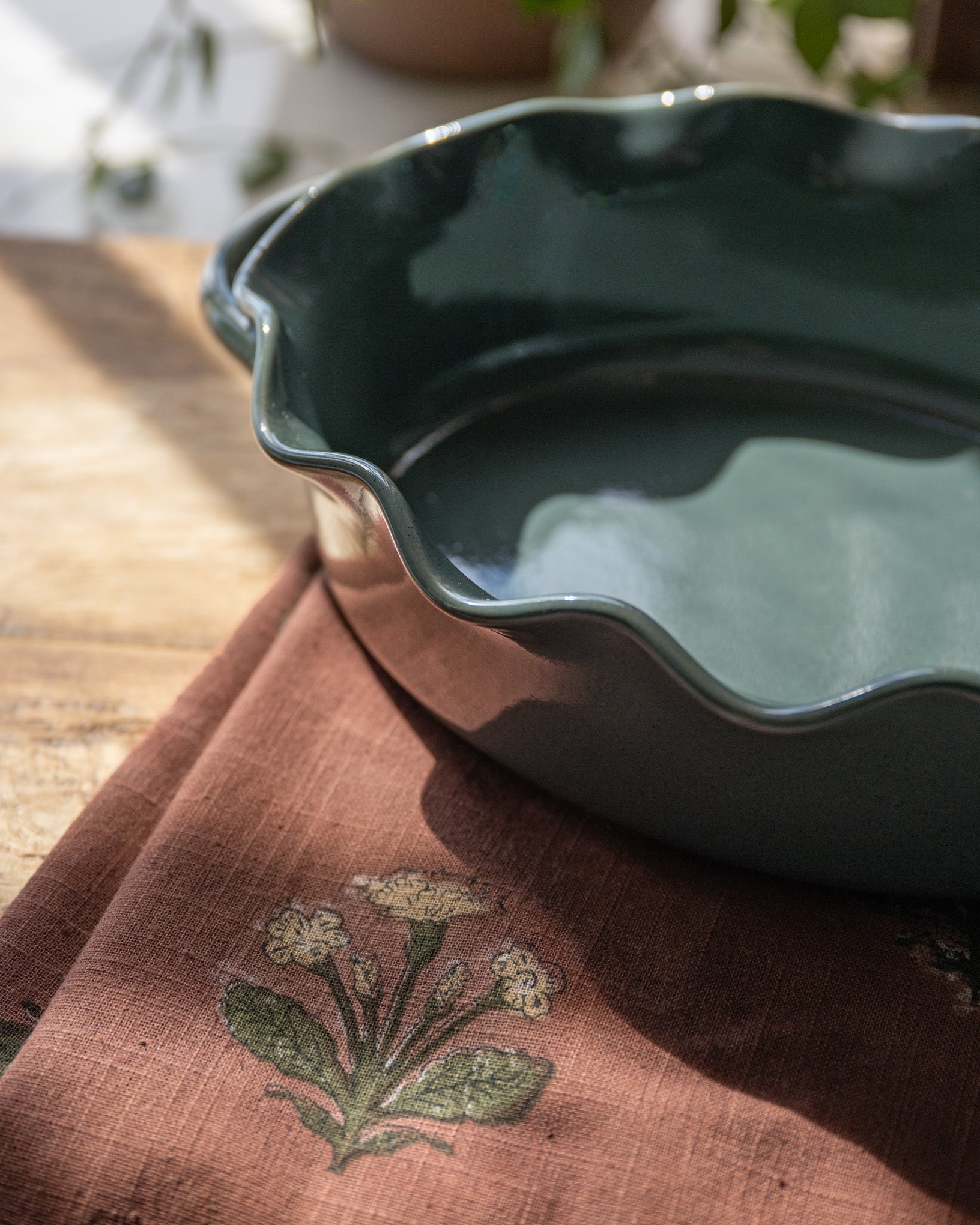 Blue Oval Scalloped Baker - Image 3
