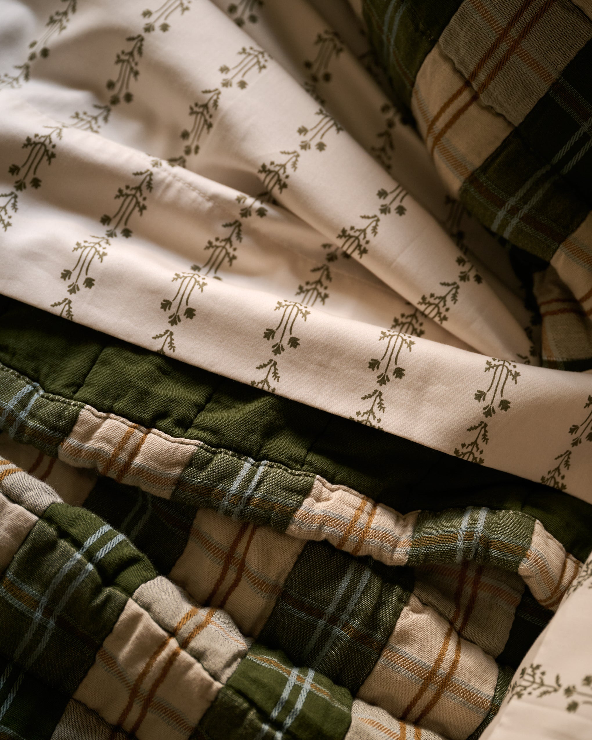 Everett Plaid Quilt - Image 3