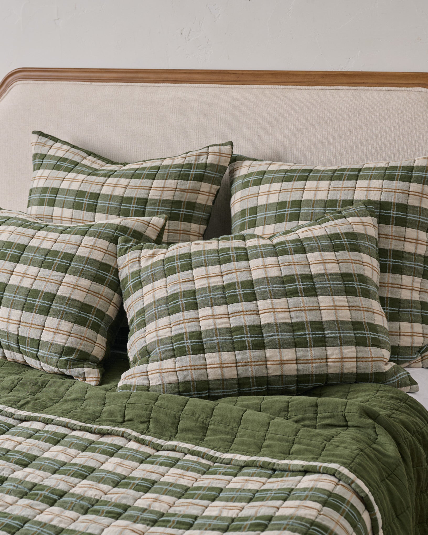 Everett Plaid Quilt - Image 4