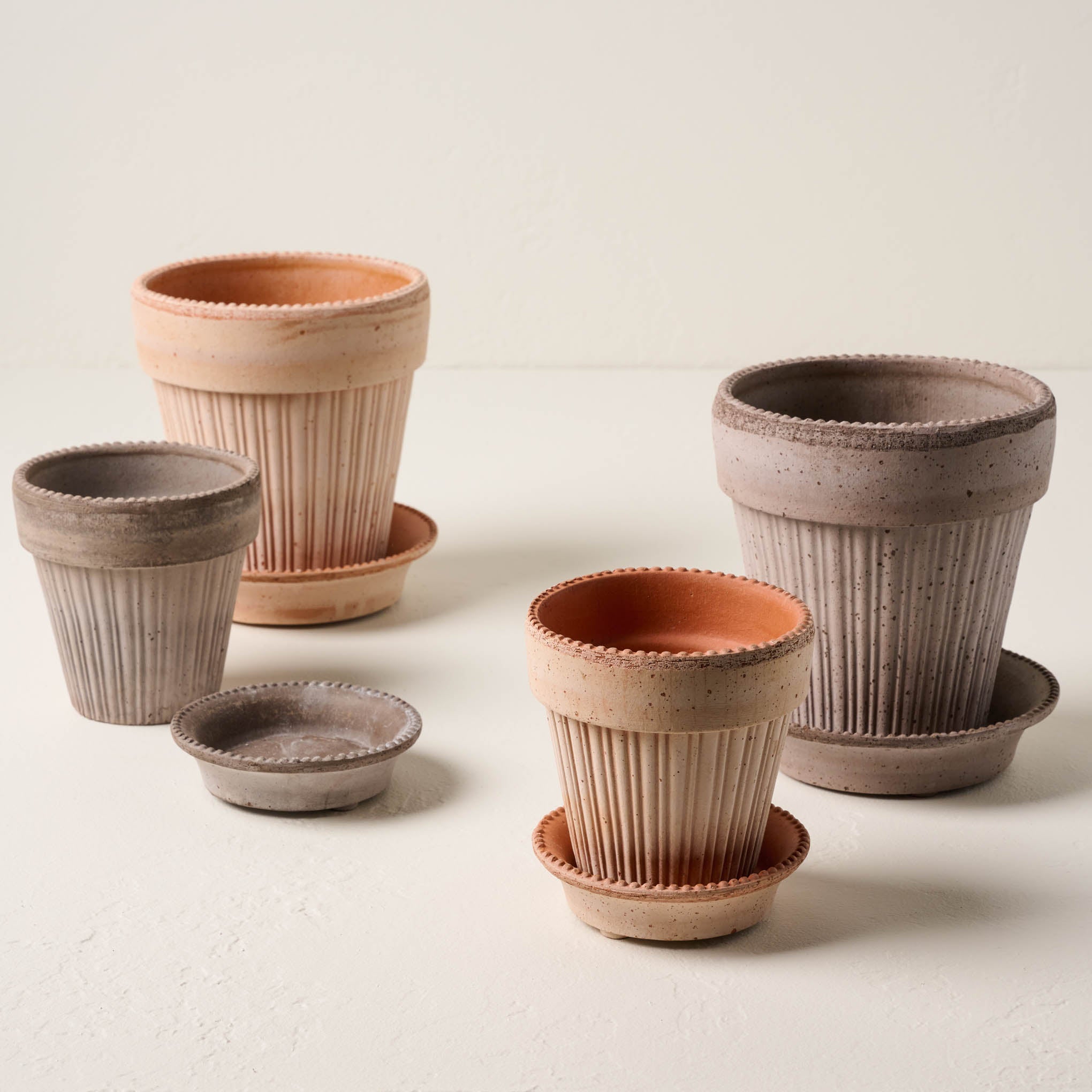 Terracotta Dotted Bergs Pot - Image 3