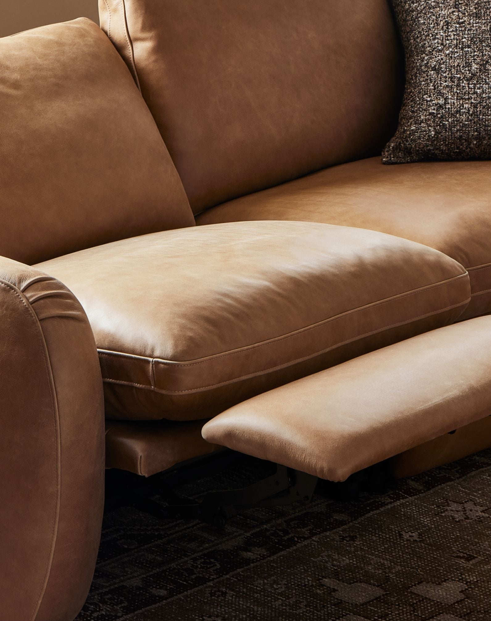 Chase Power Reclining 5-Piece Sectional - Image 4